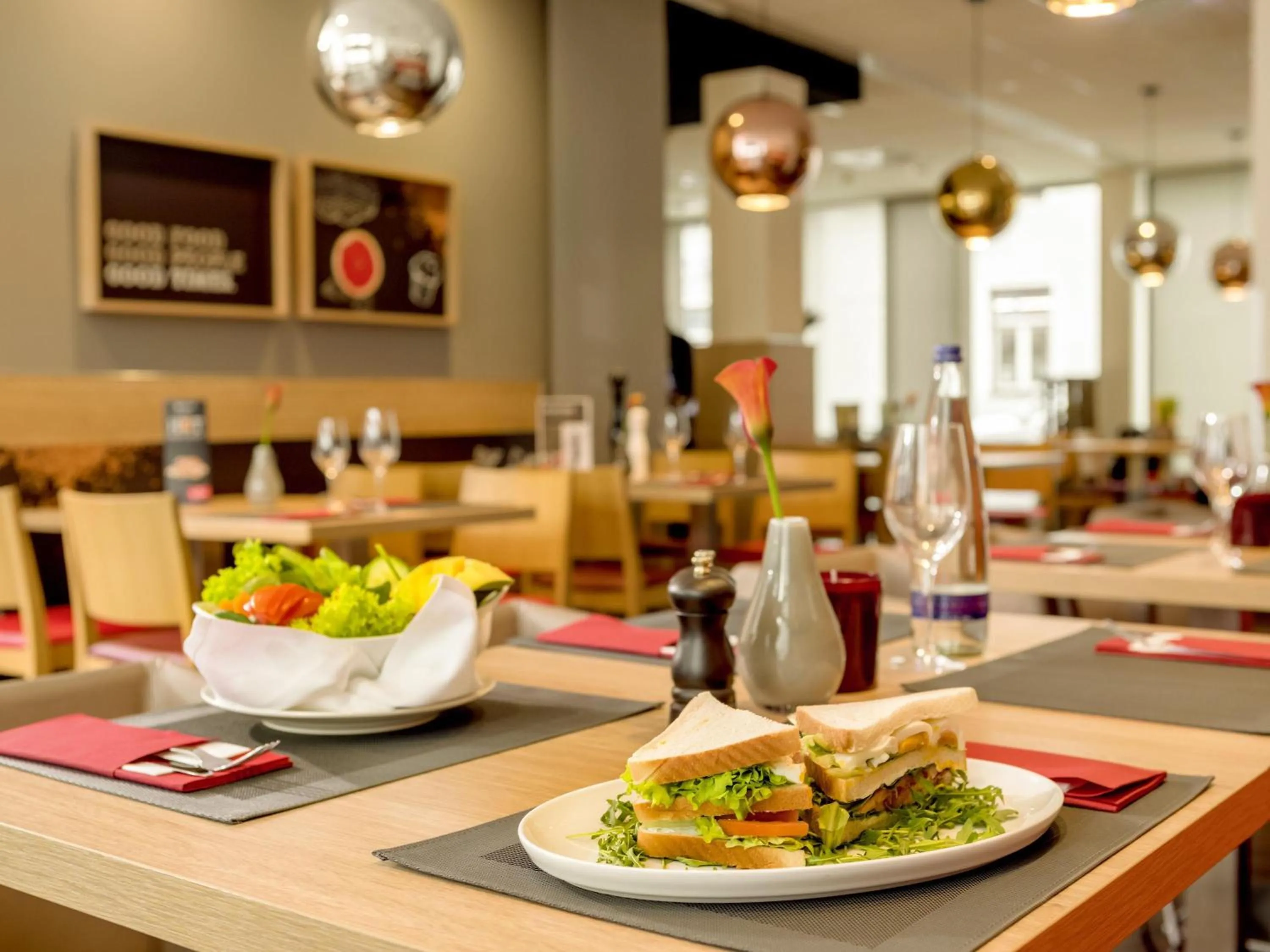 Lounge or bar in ibis München City Süd