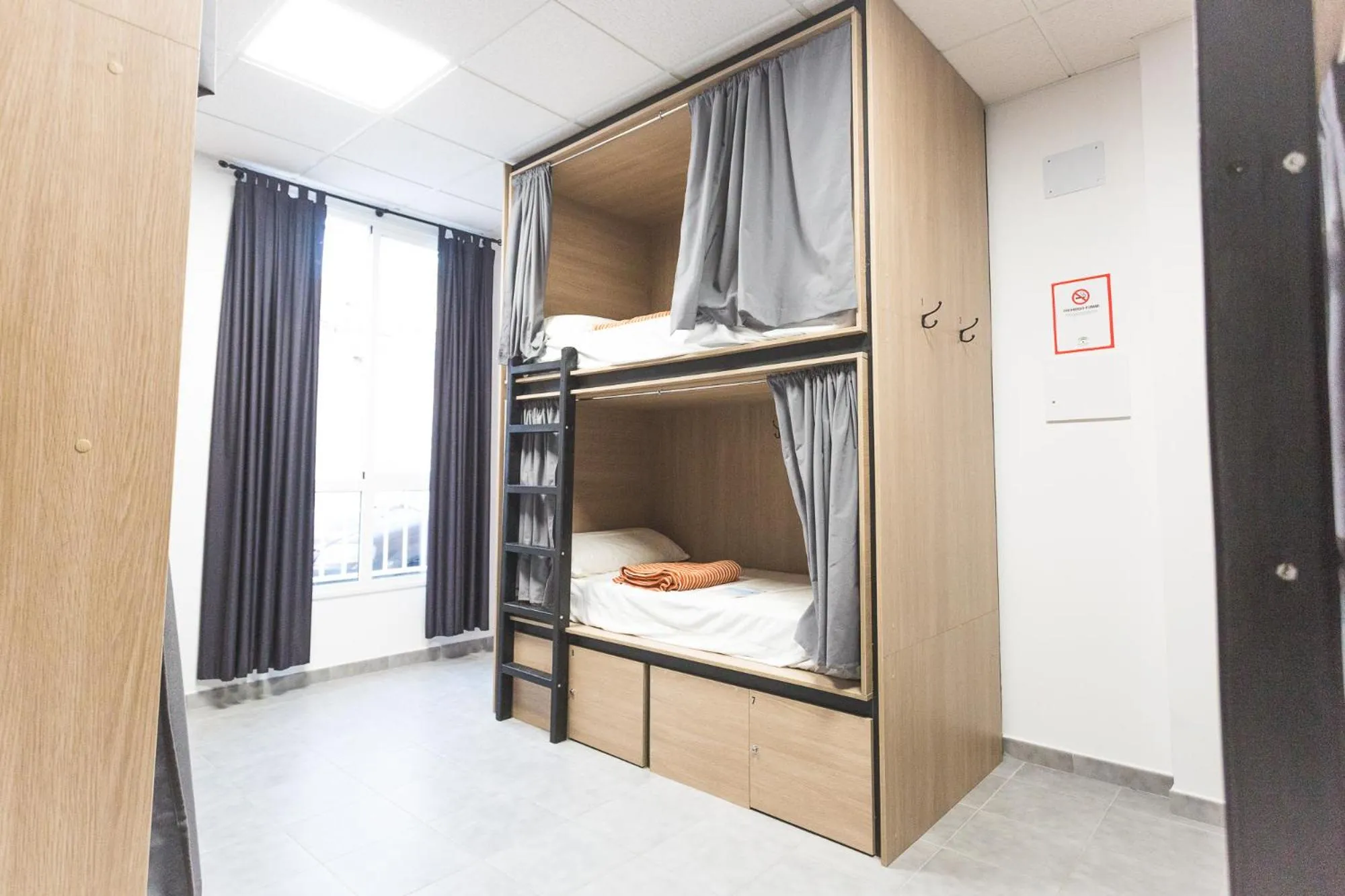 Photo of the whole room, Bed in Ohana Tarifa Hostel