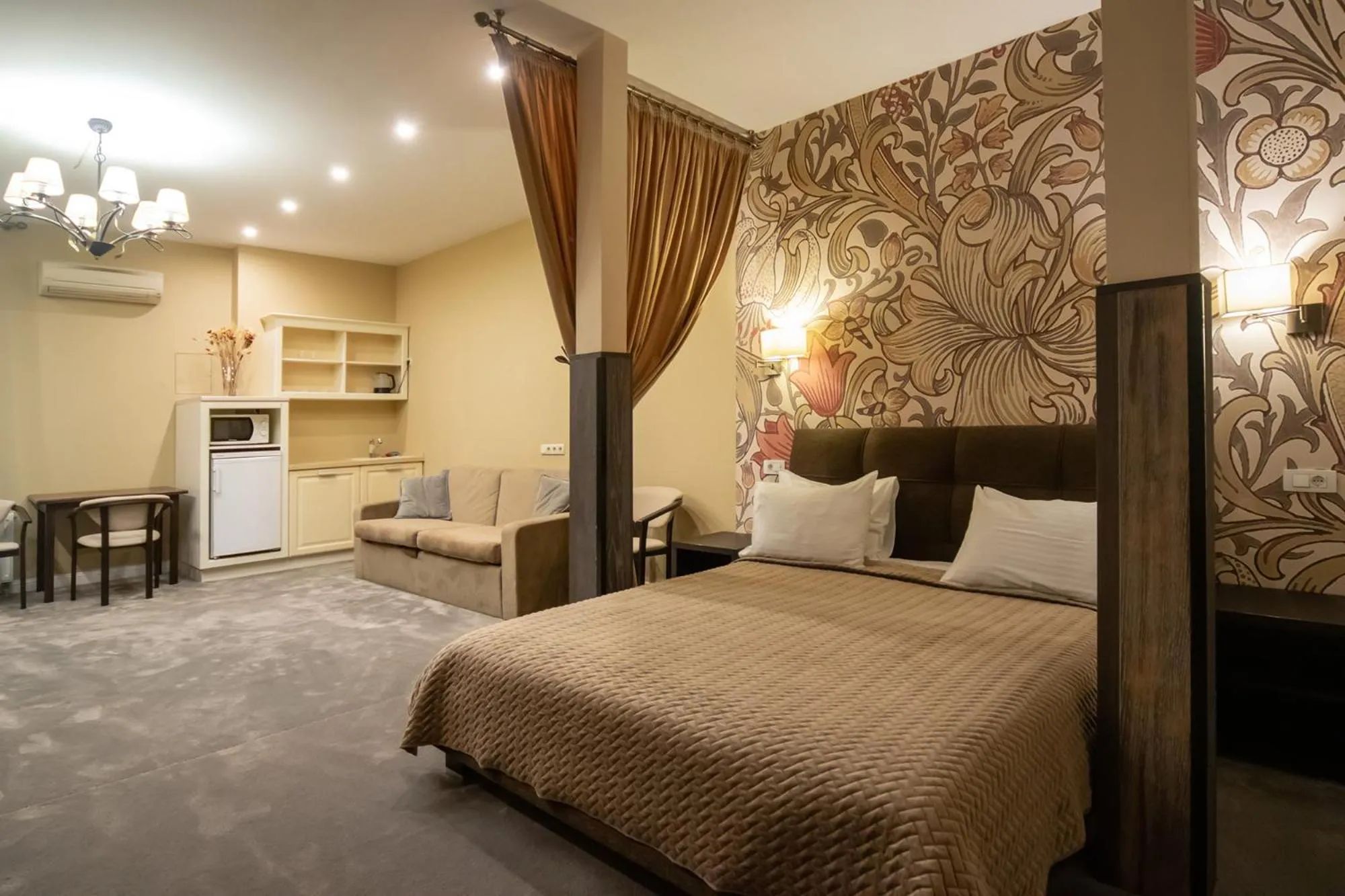 Living room, Bed in Shato Luxe