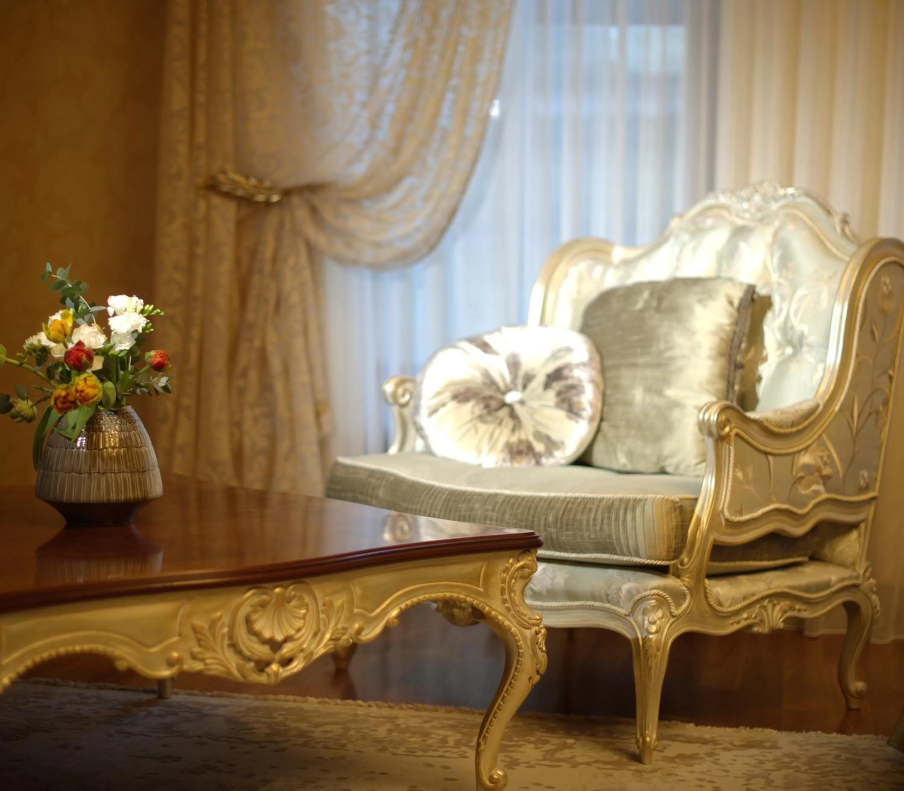 Seating area in Shato Luxe