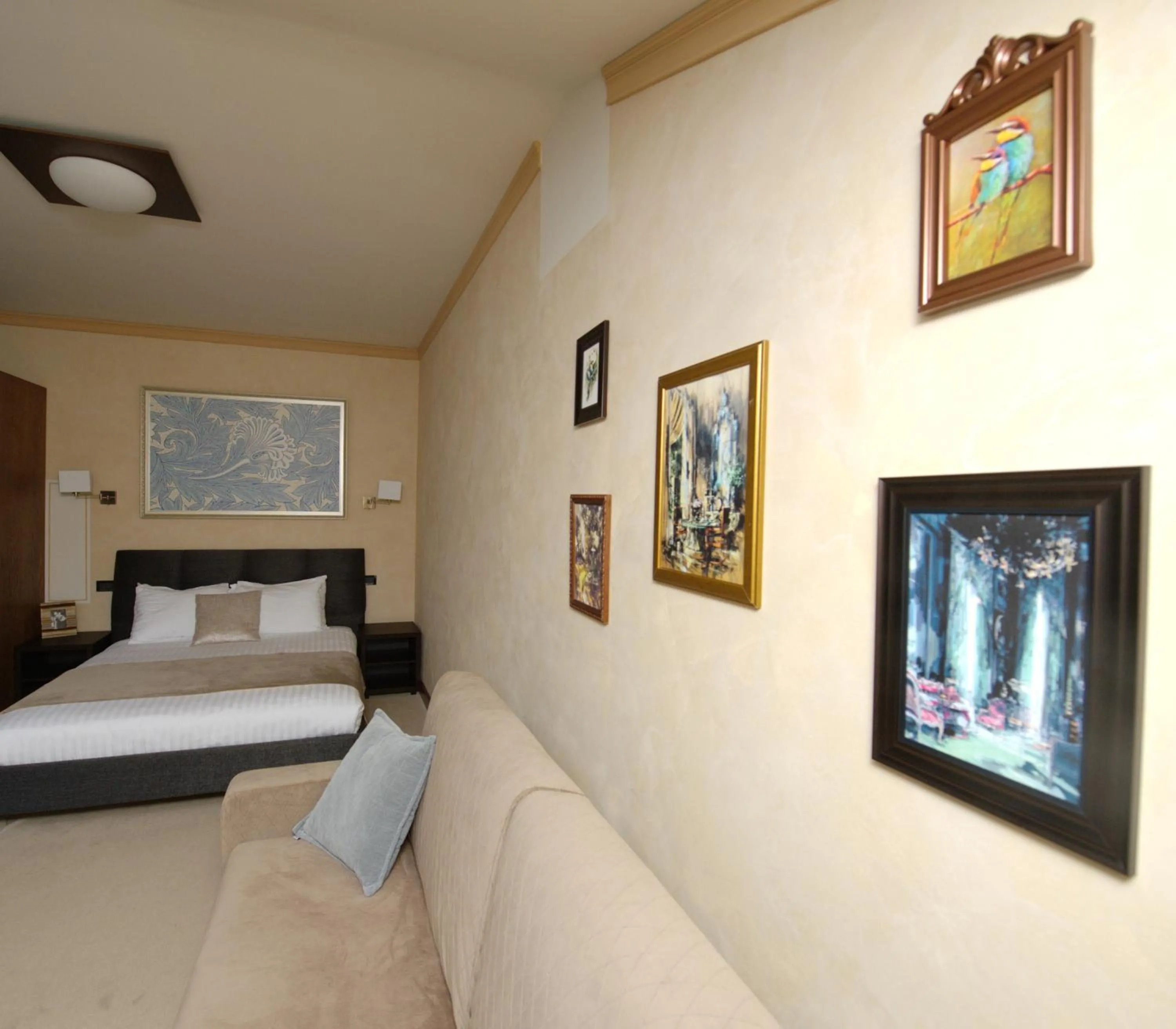 Bed in Shato Luxe