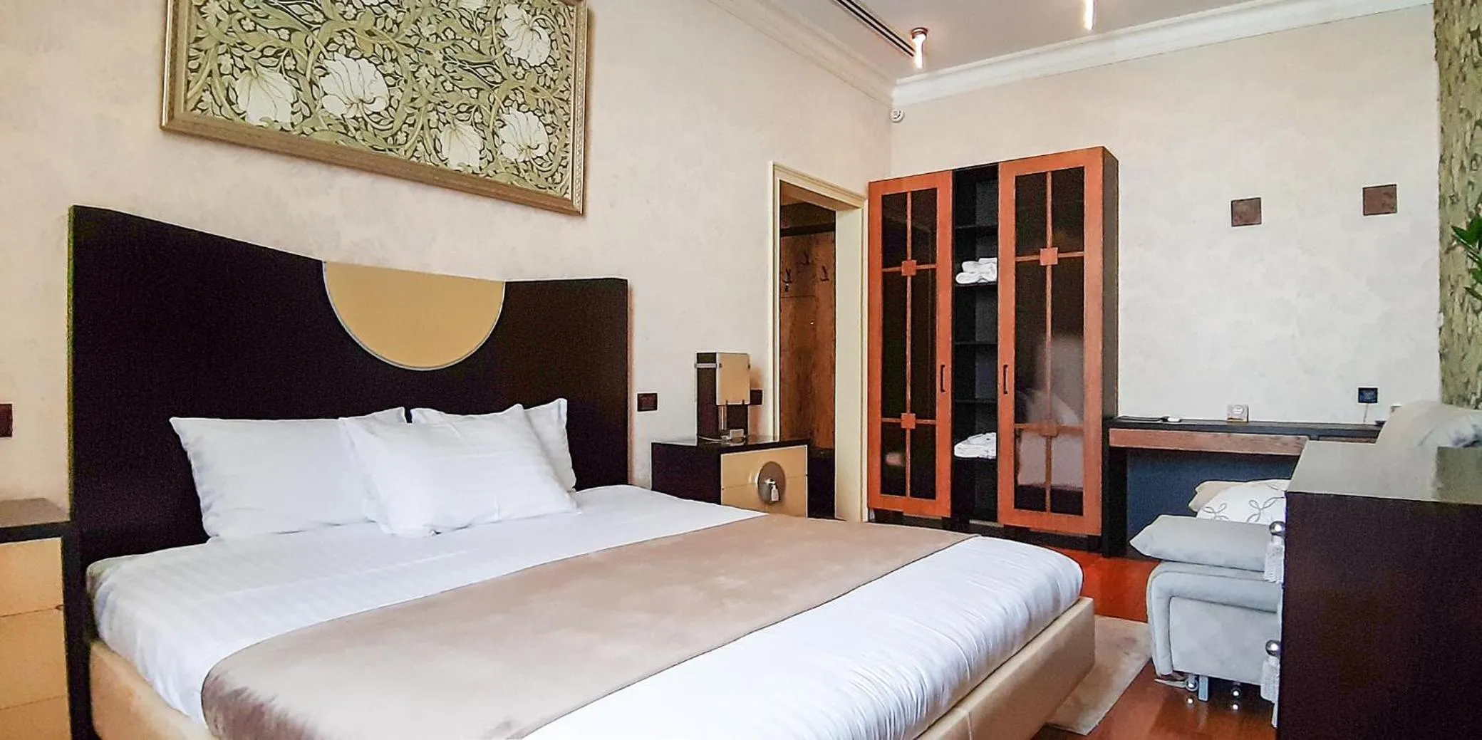 Bed in Shato Luxe