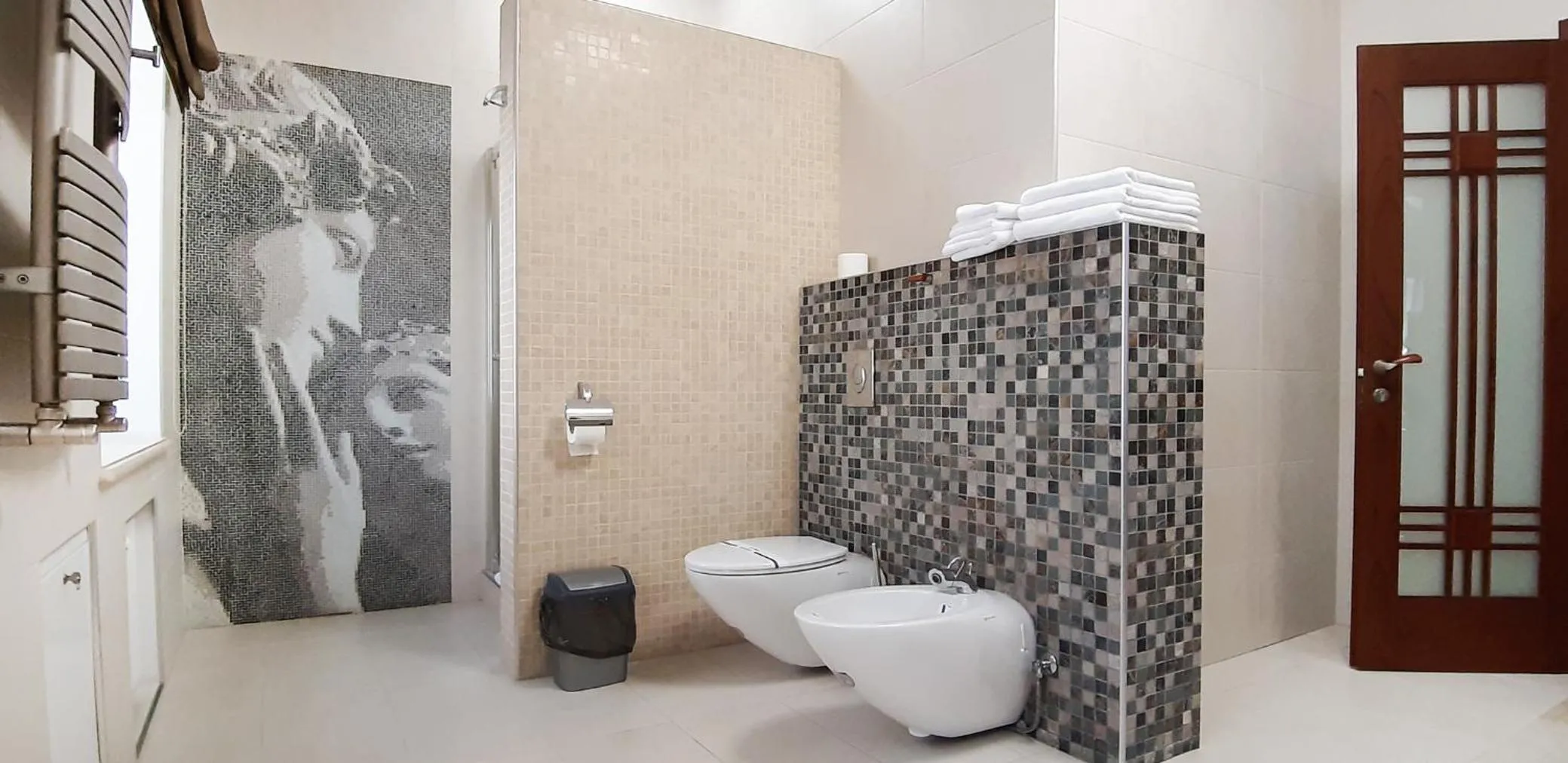 Shower in Shato Luxe