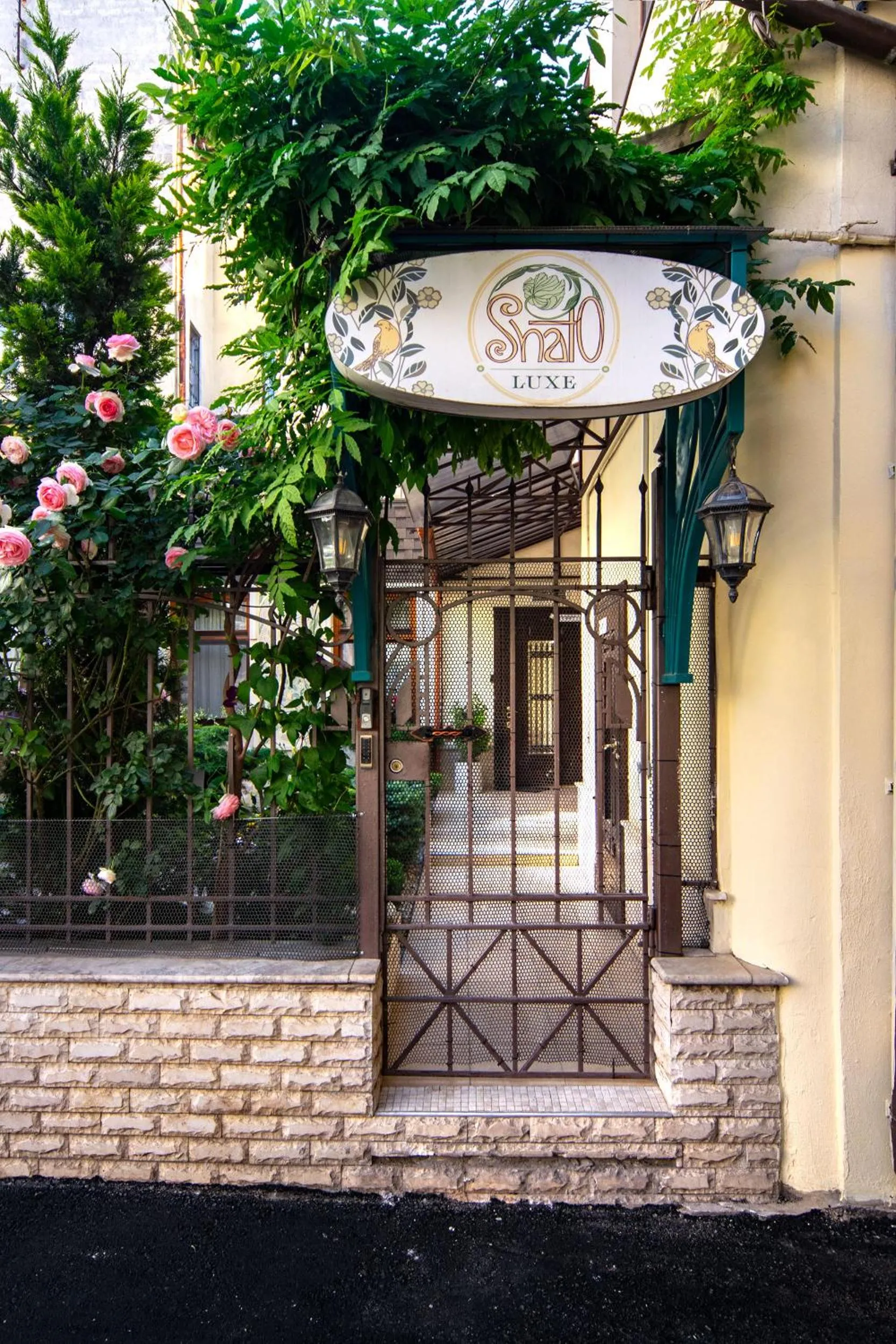 Property building in Shato Luxe