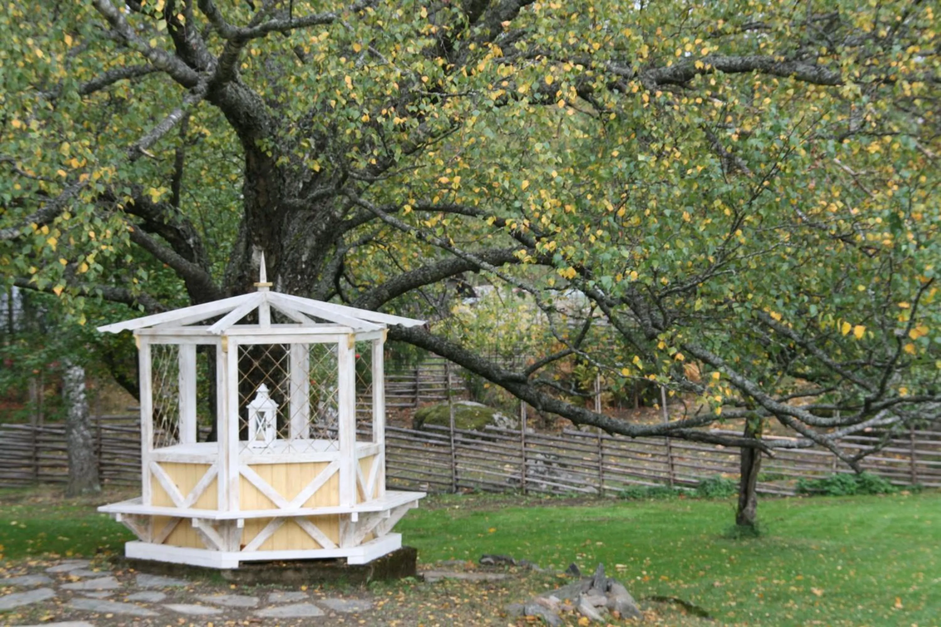 Spring in Vaihmalan Hovi