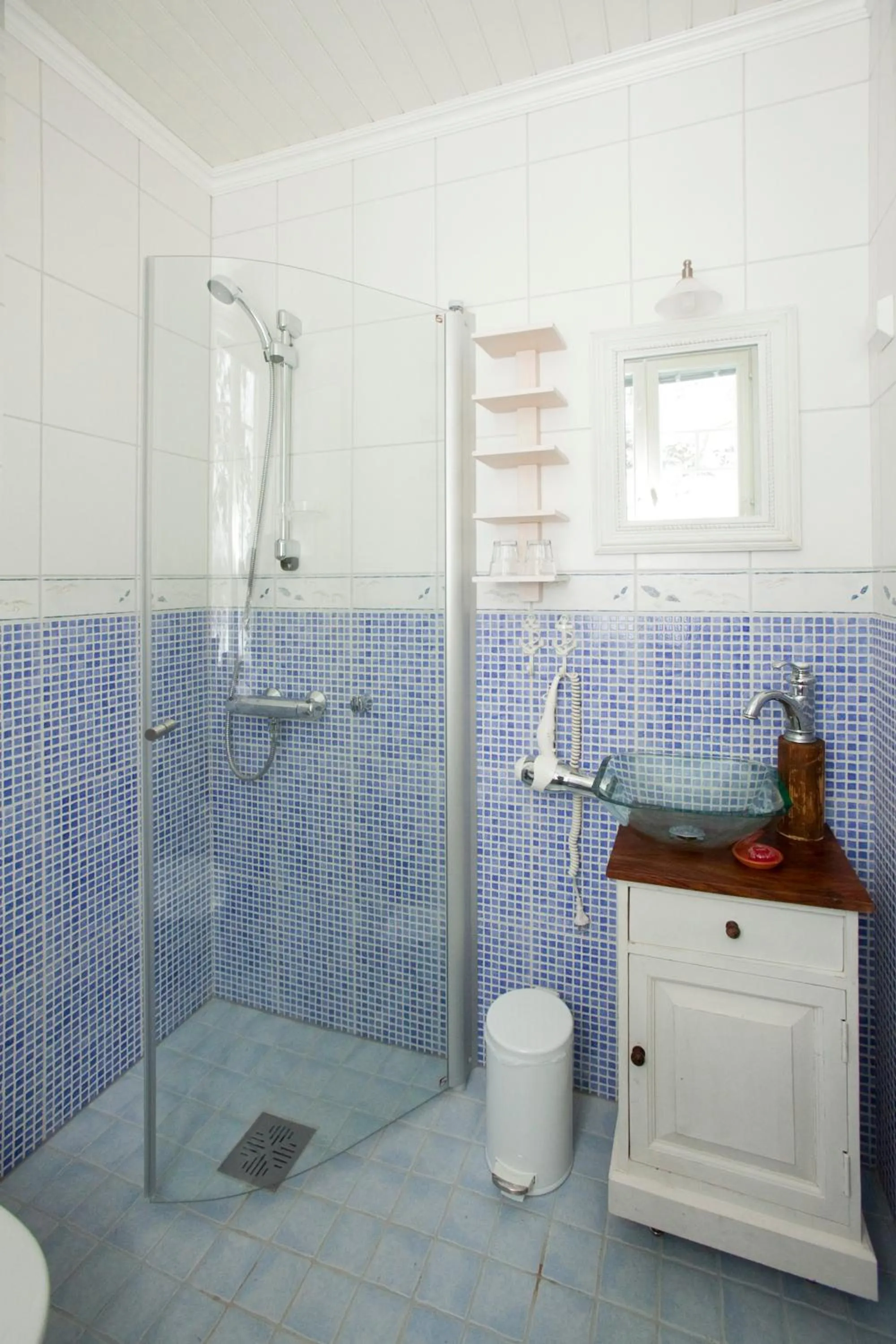 Toilet in Vaihmalan Hovi