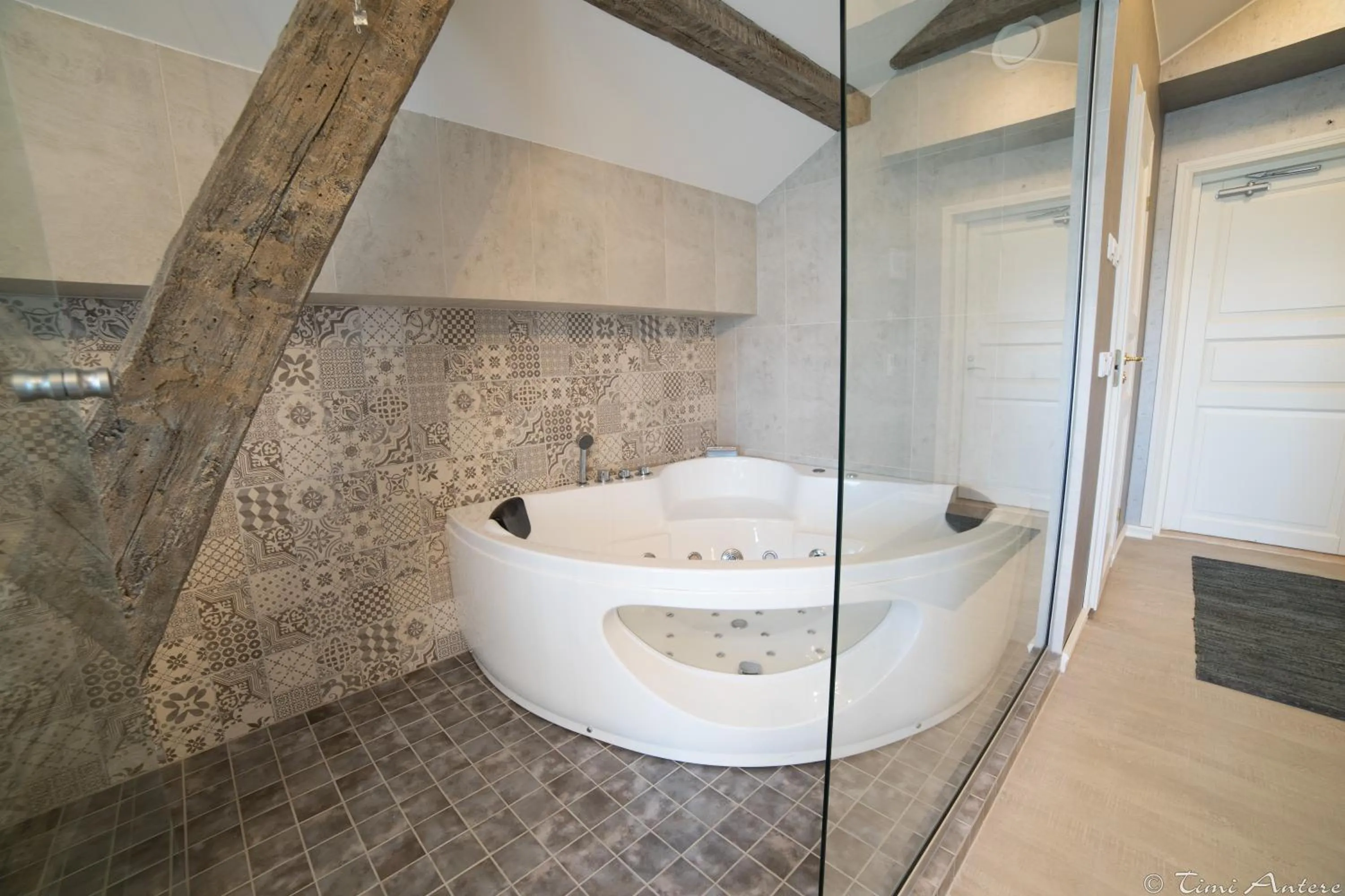 Decorative detail in Vaihmalan Hovi