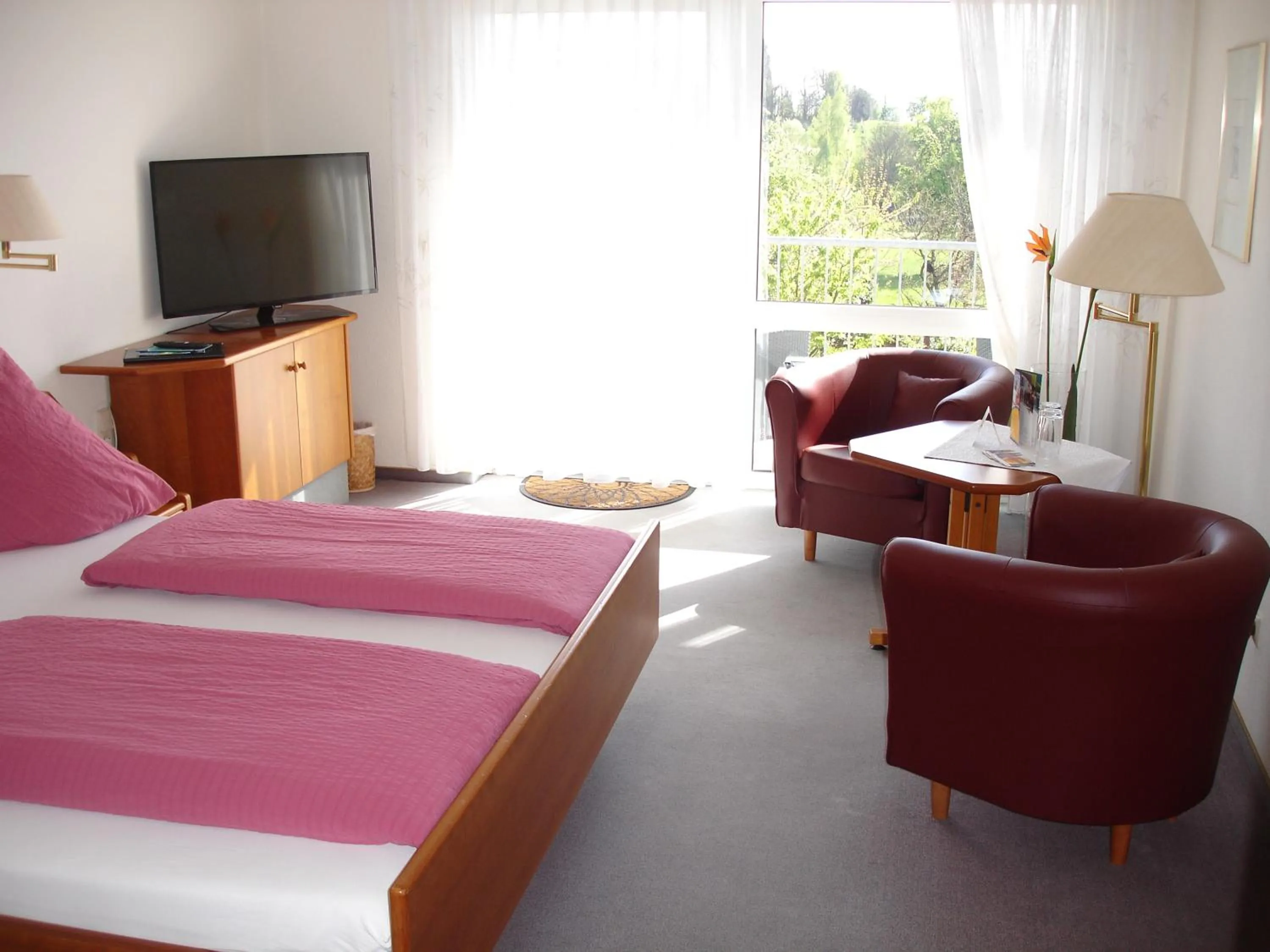 Photo of the whole room, Bed in Hotel Kurallee