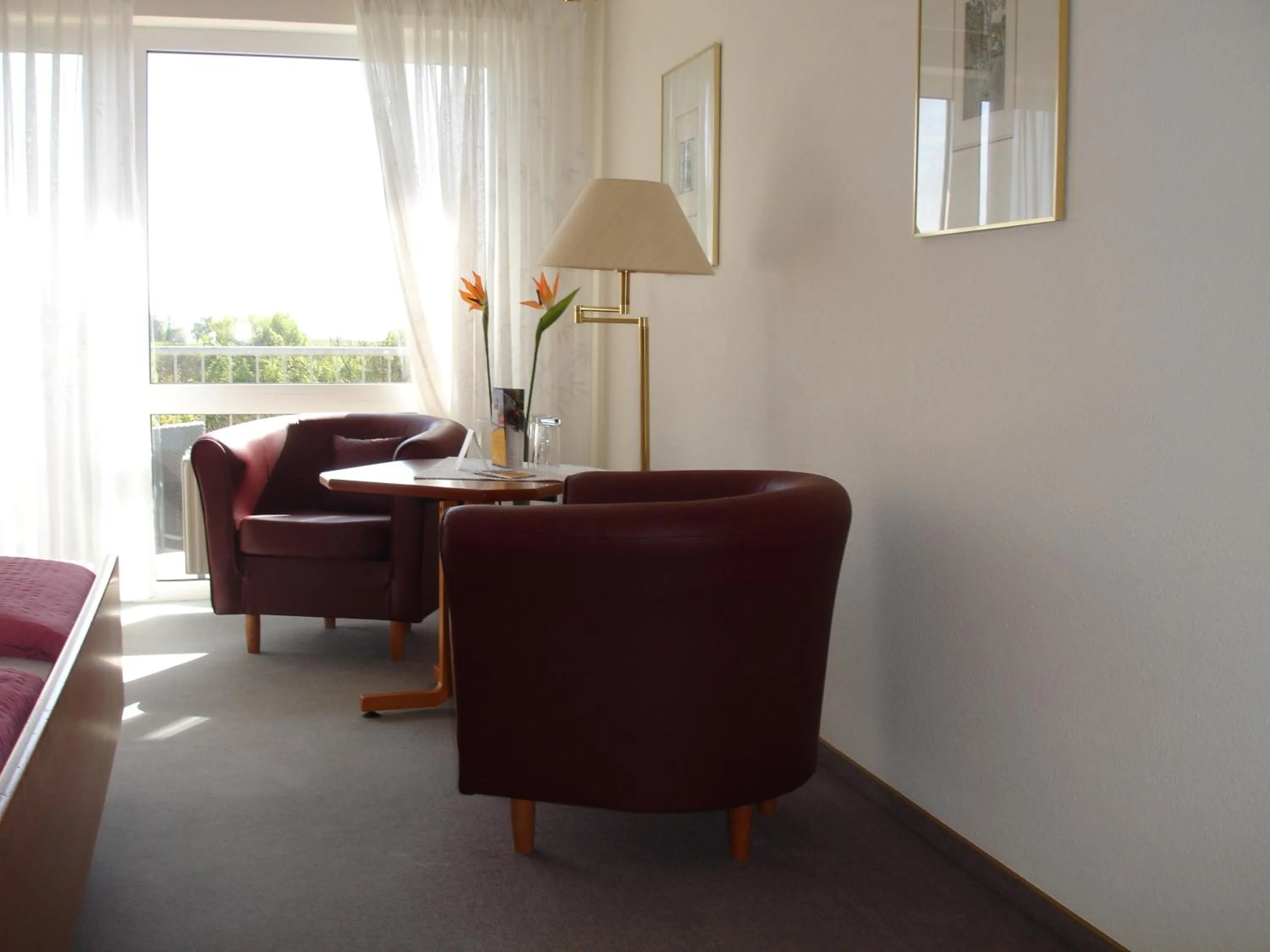 Photo of the whole room in Hotel Kurallee