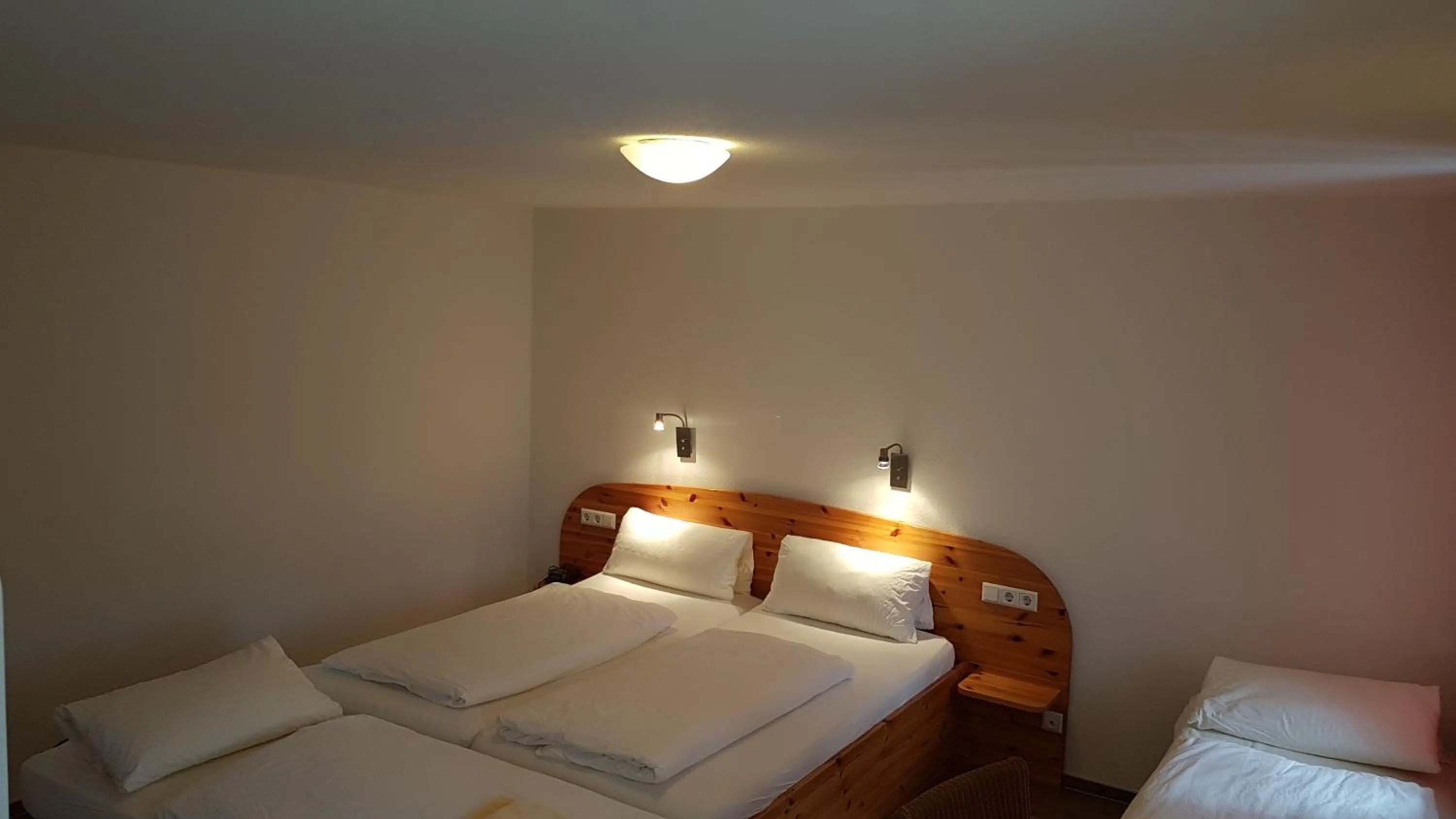 Photo of the whole room, Bed in Hotel Gasthaus Rössle