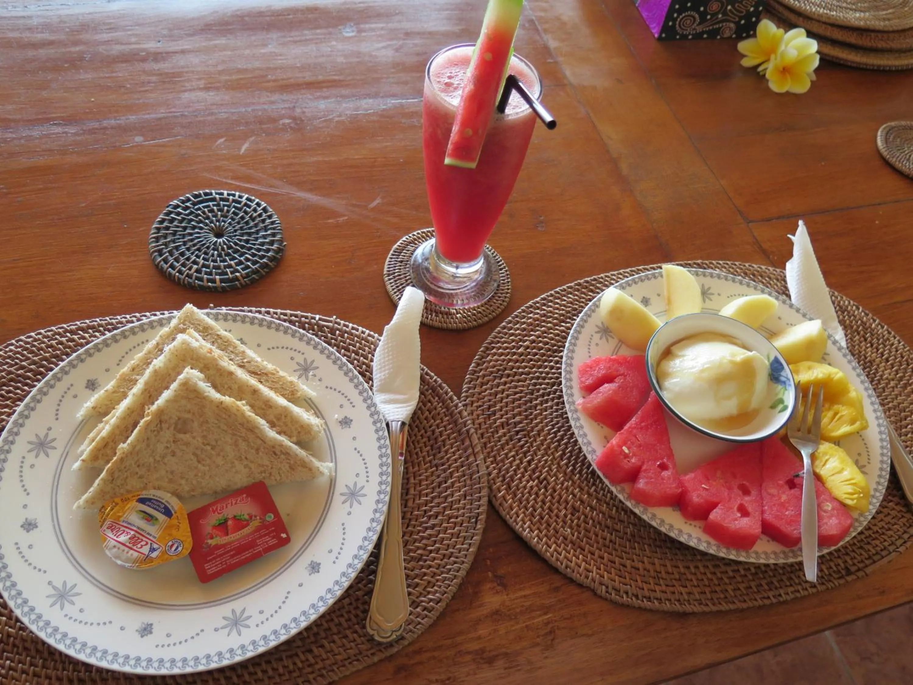 Breakfast in Villa Ida Villas