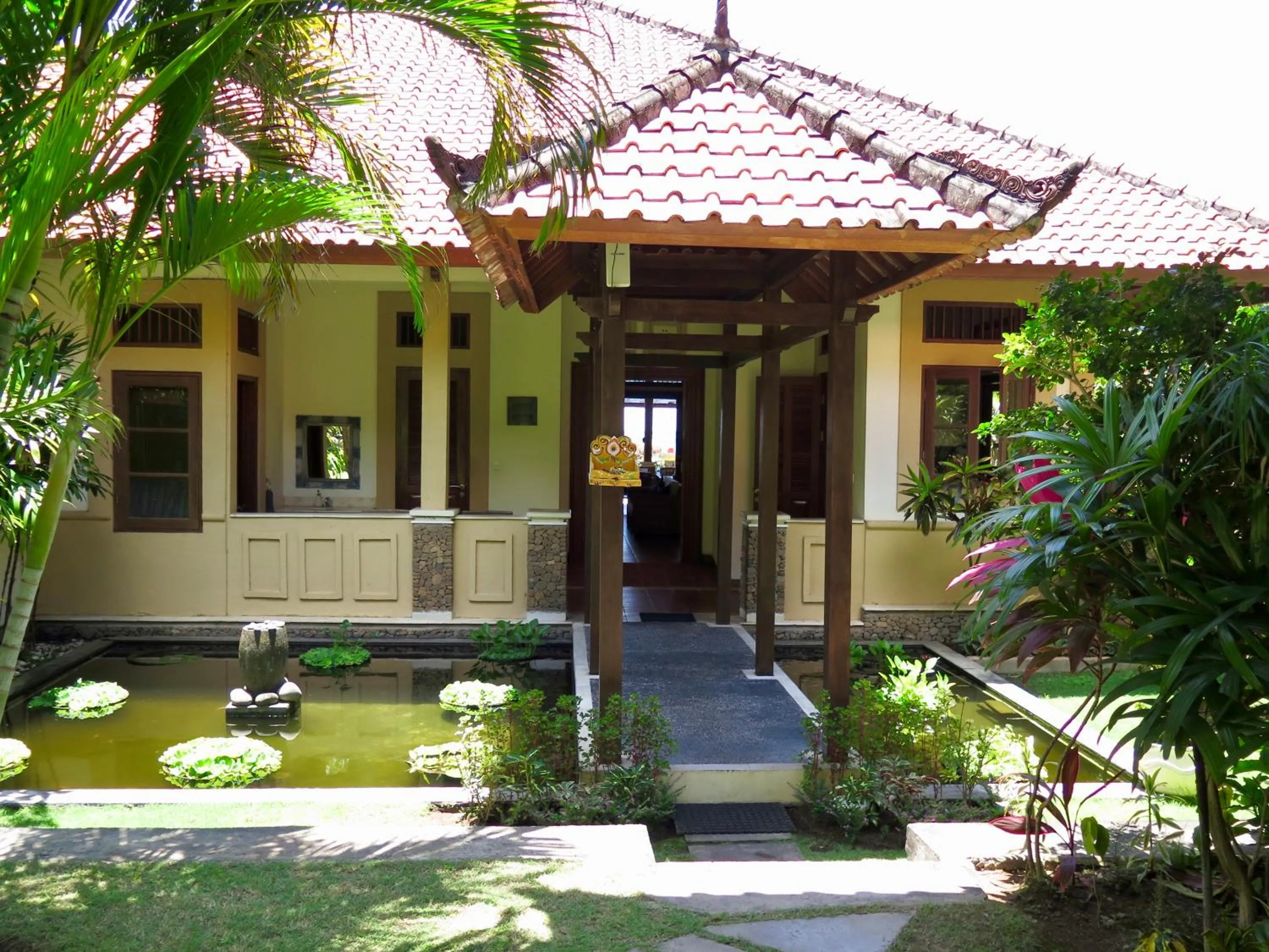 Facade/entrance in Villa Ida Villas