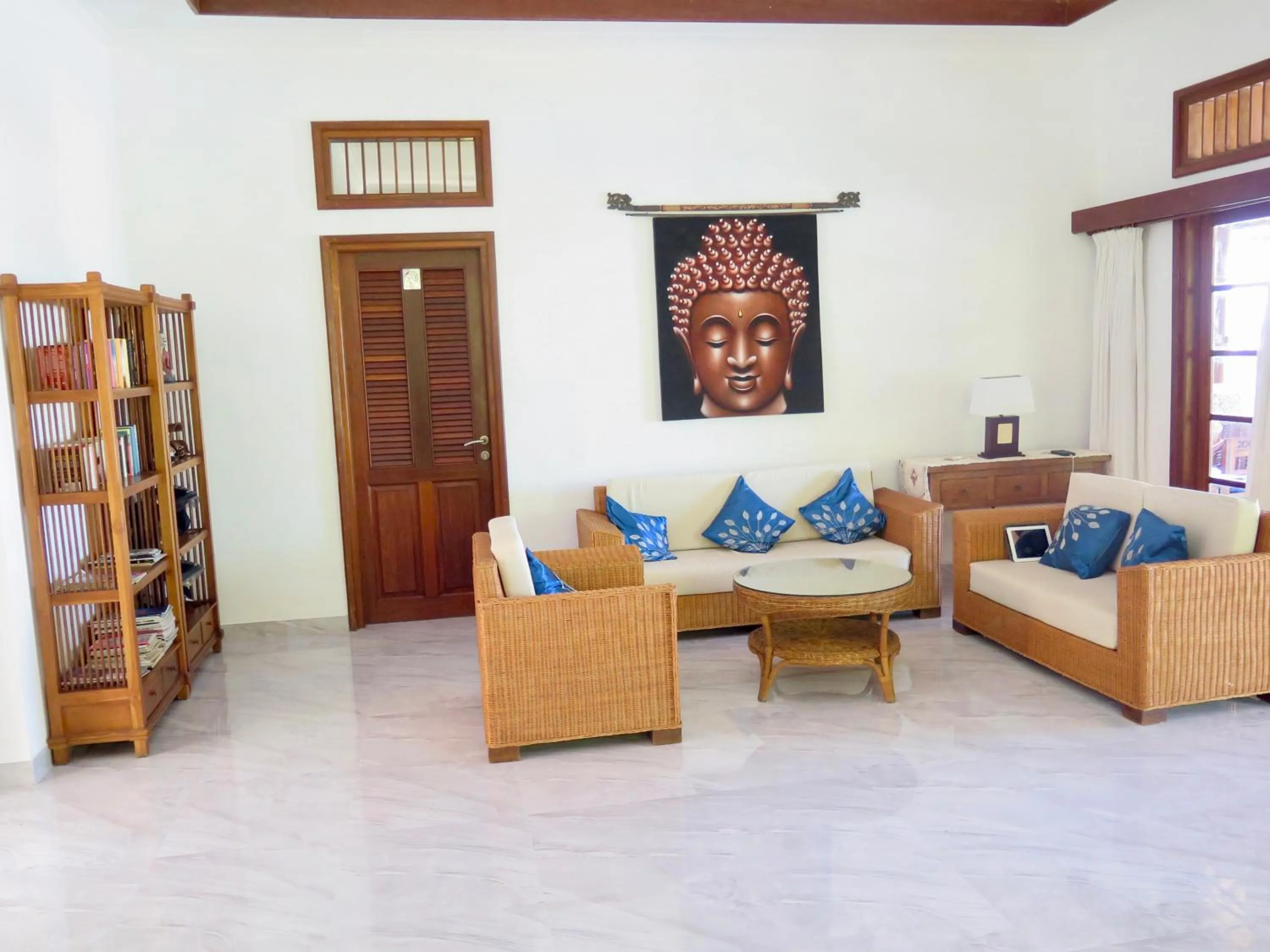 Library in Villa Ida Villas