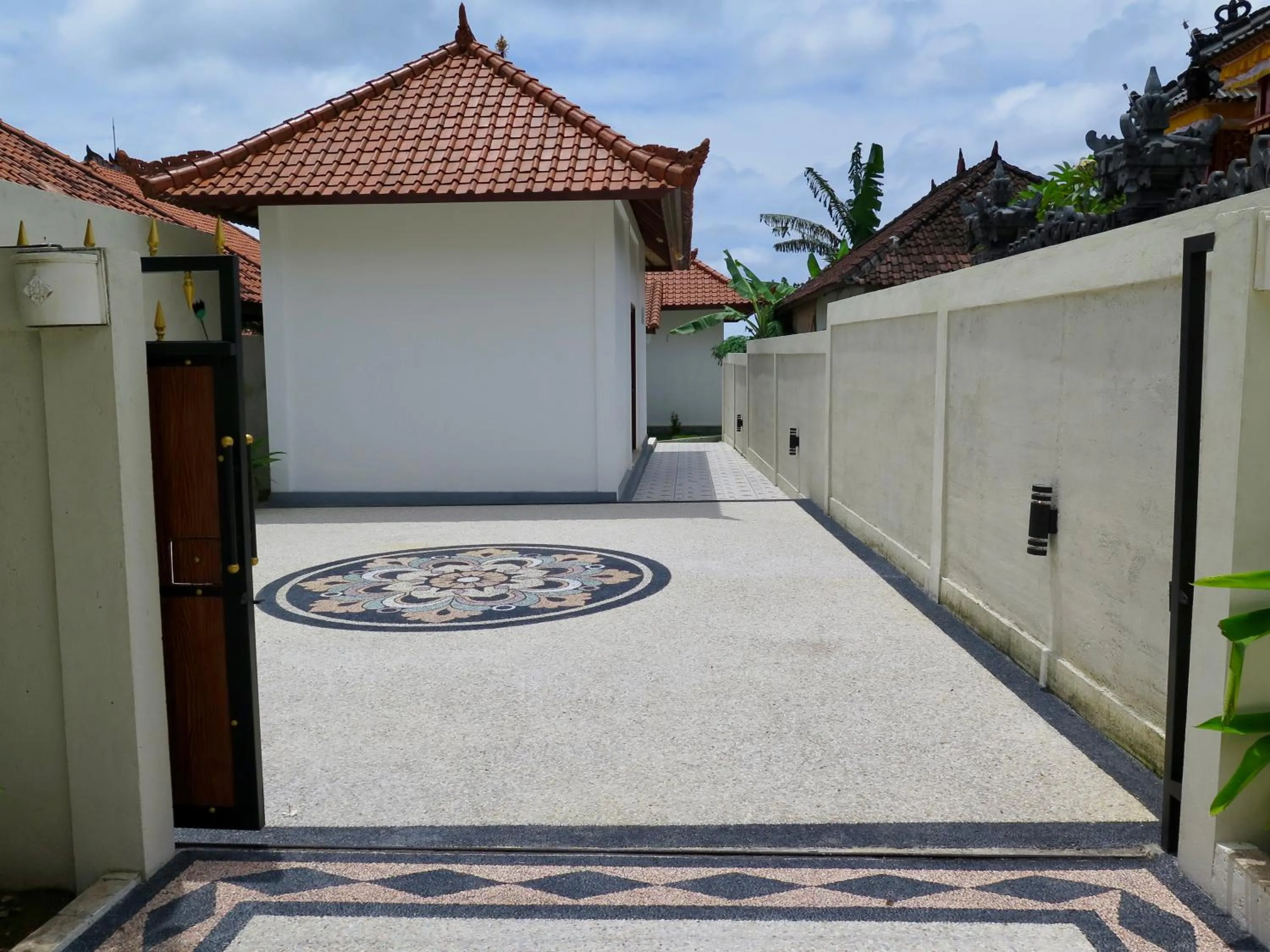 Property building in Villa Ida Villas
