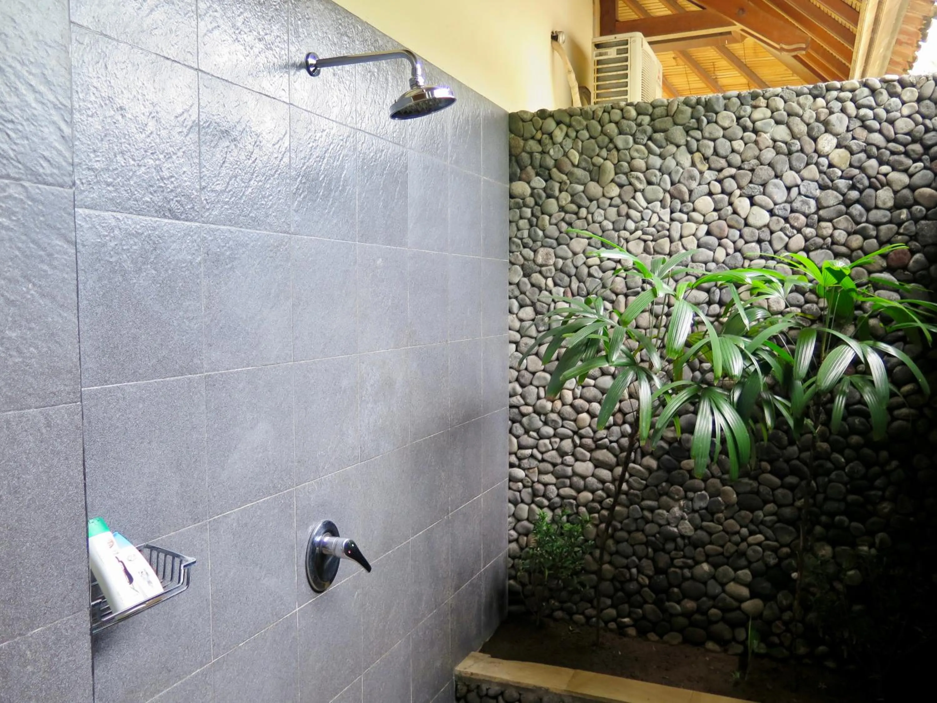 Shower in Villa Ida Villas