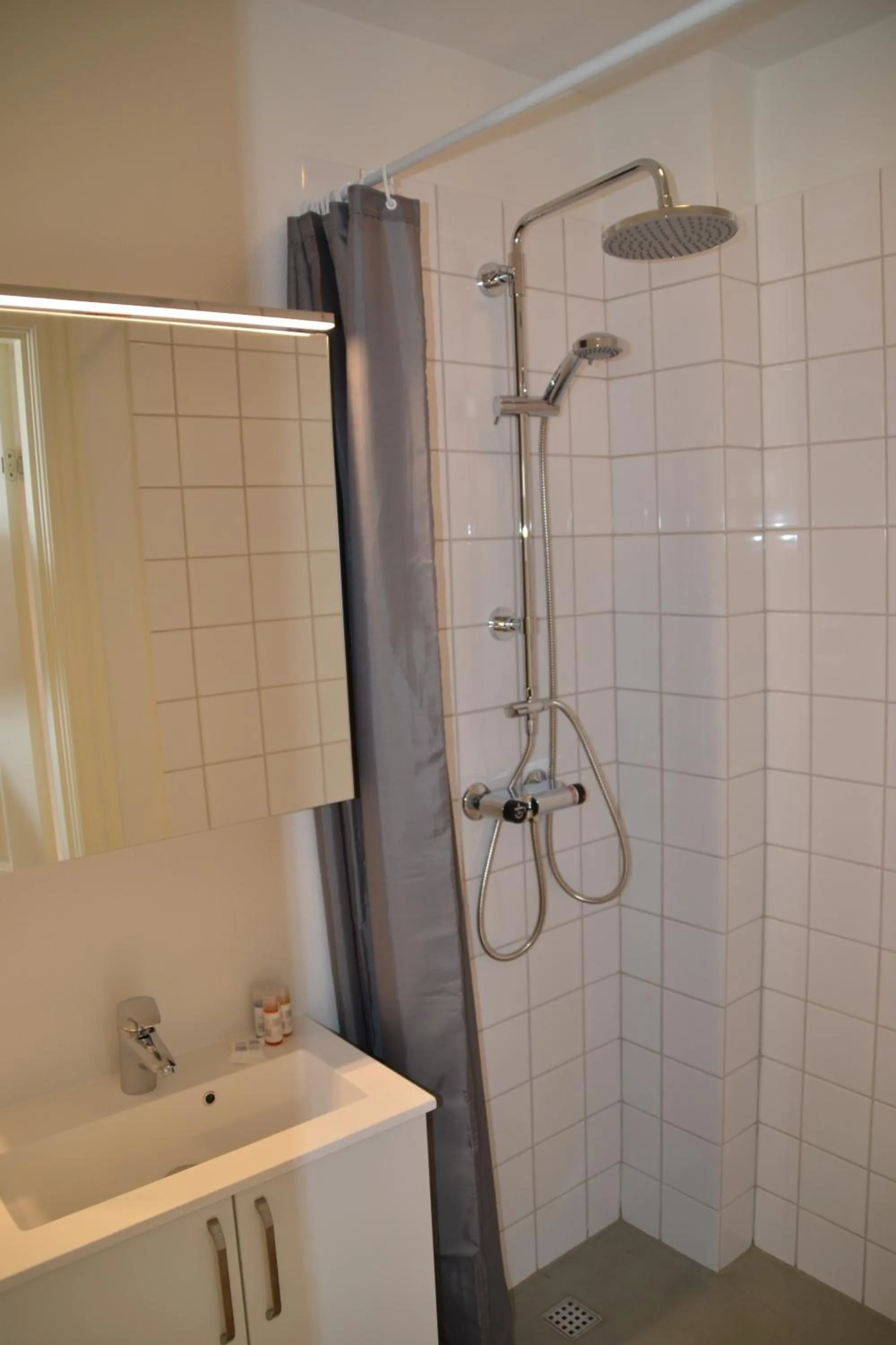 Shower in Thyborøn Hotel