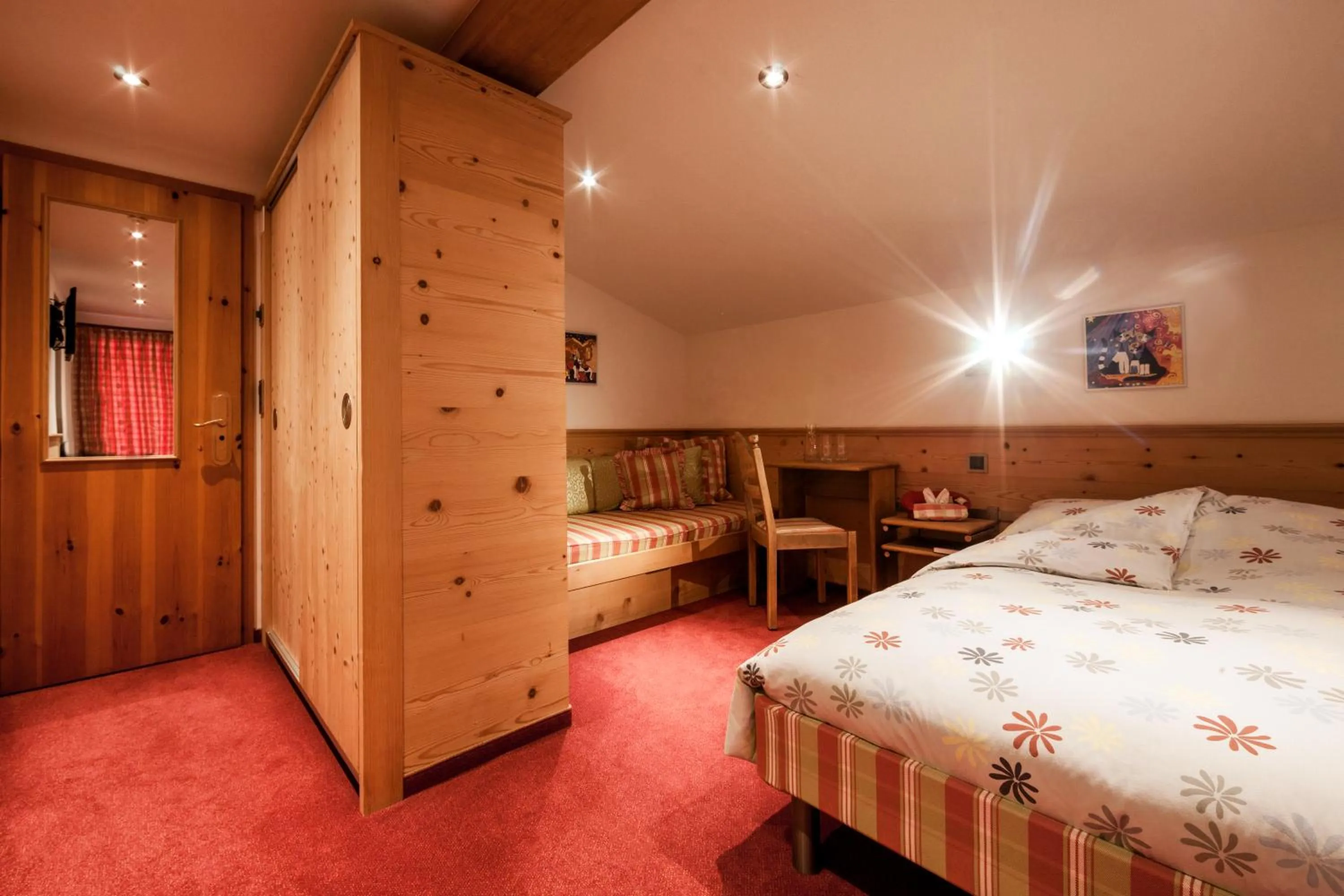 Photo of the whole room, Bed in Hotel Gspan