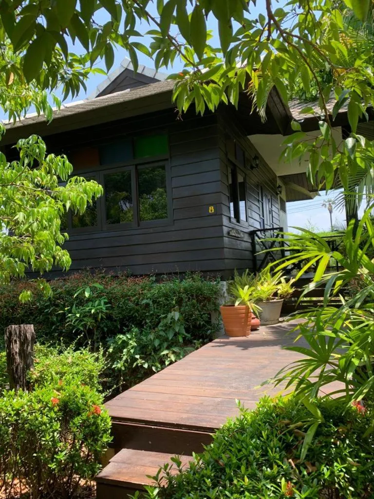 Baan Chai Thung Resort