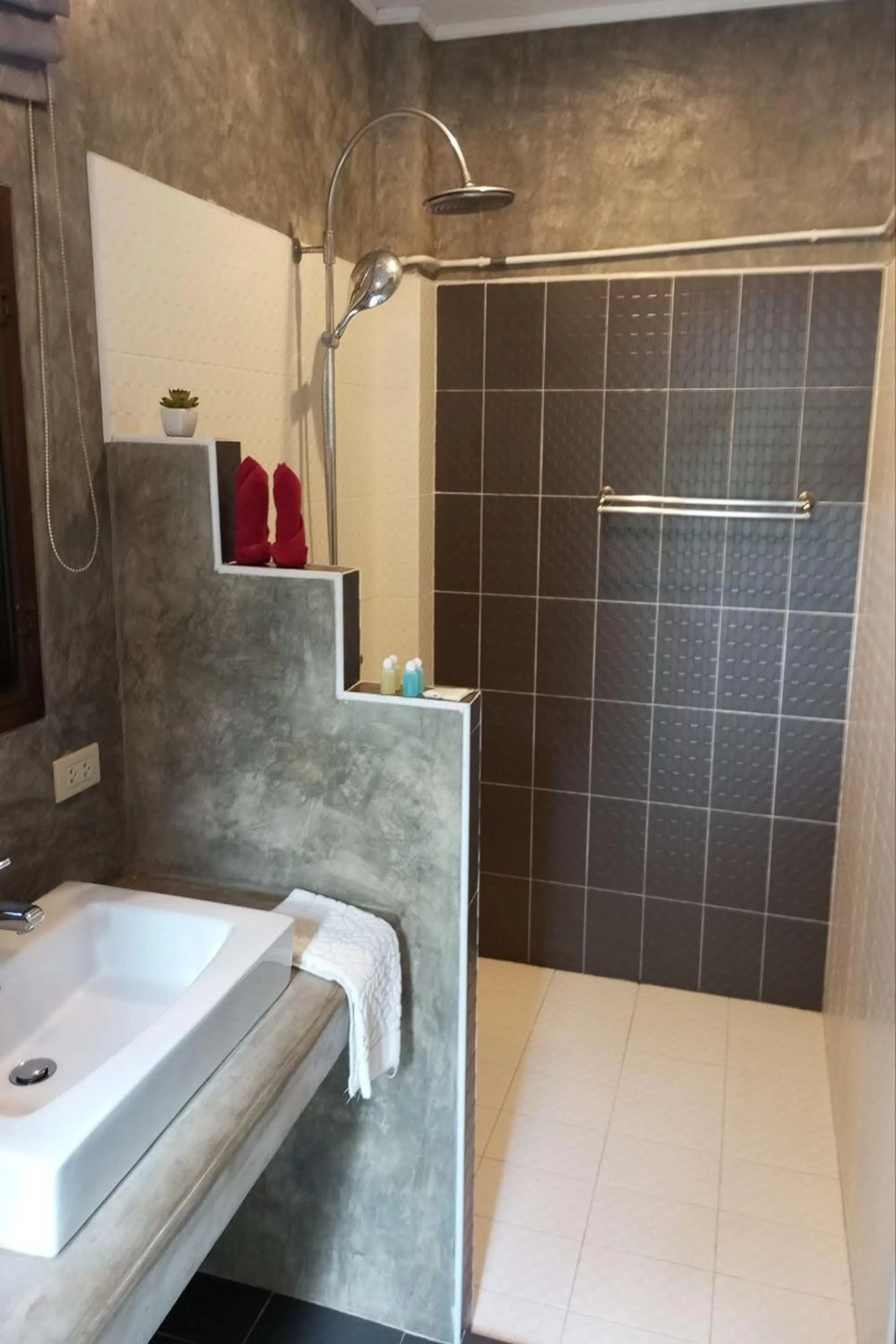 Bathroom in Baan Chai Thung Resort