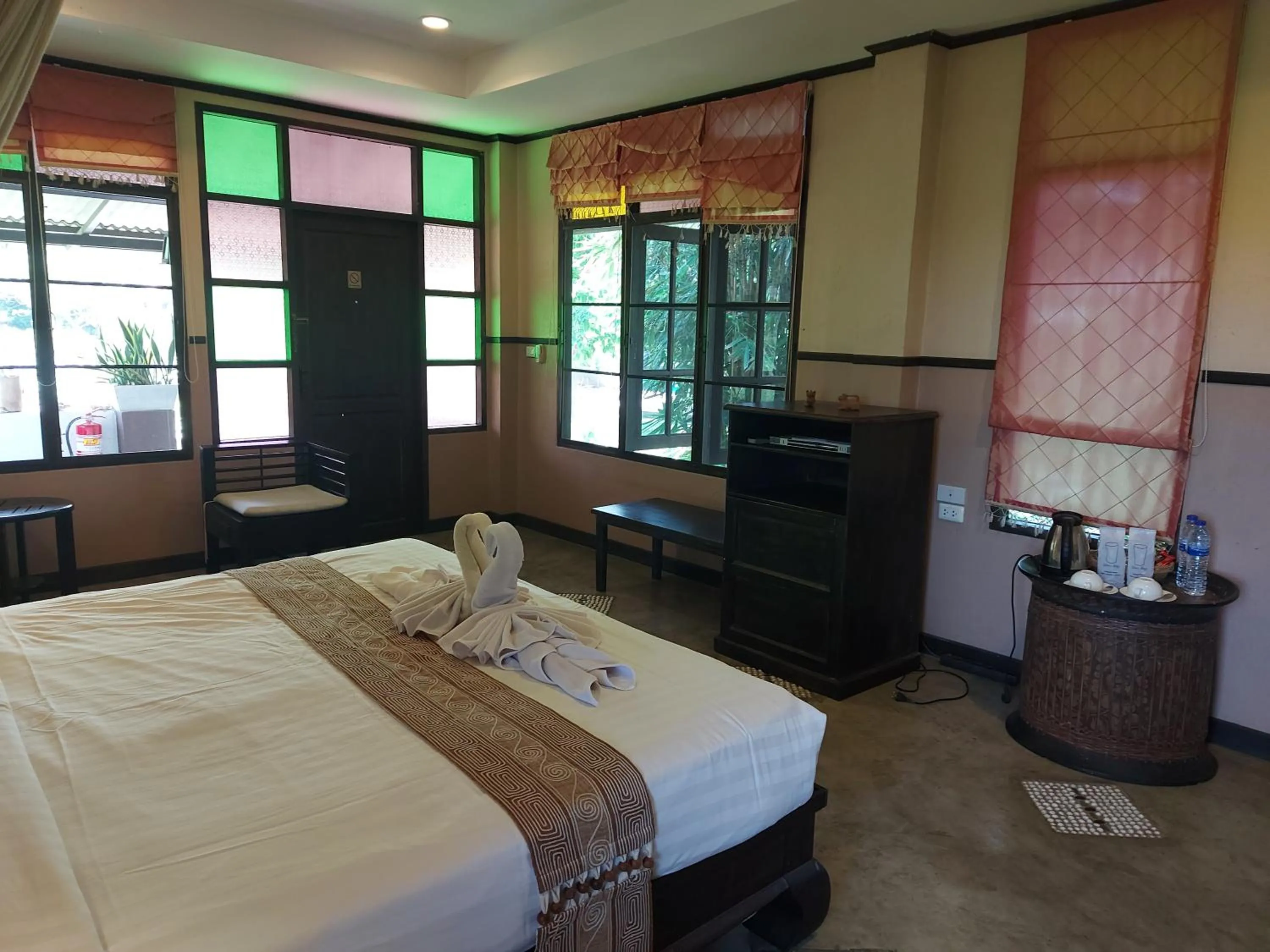 Photo of the whole room, Bed in Baan Chai Thung Resort