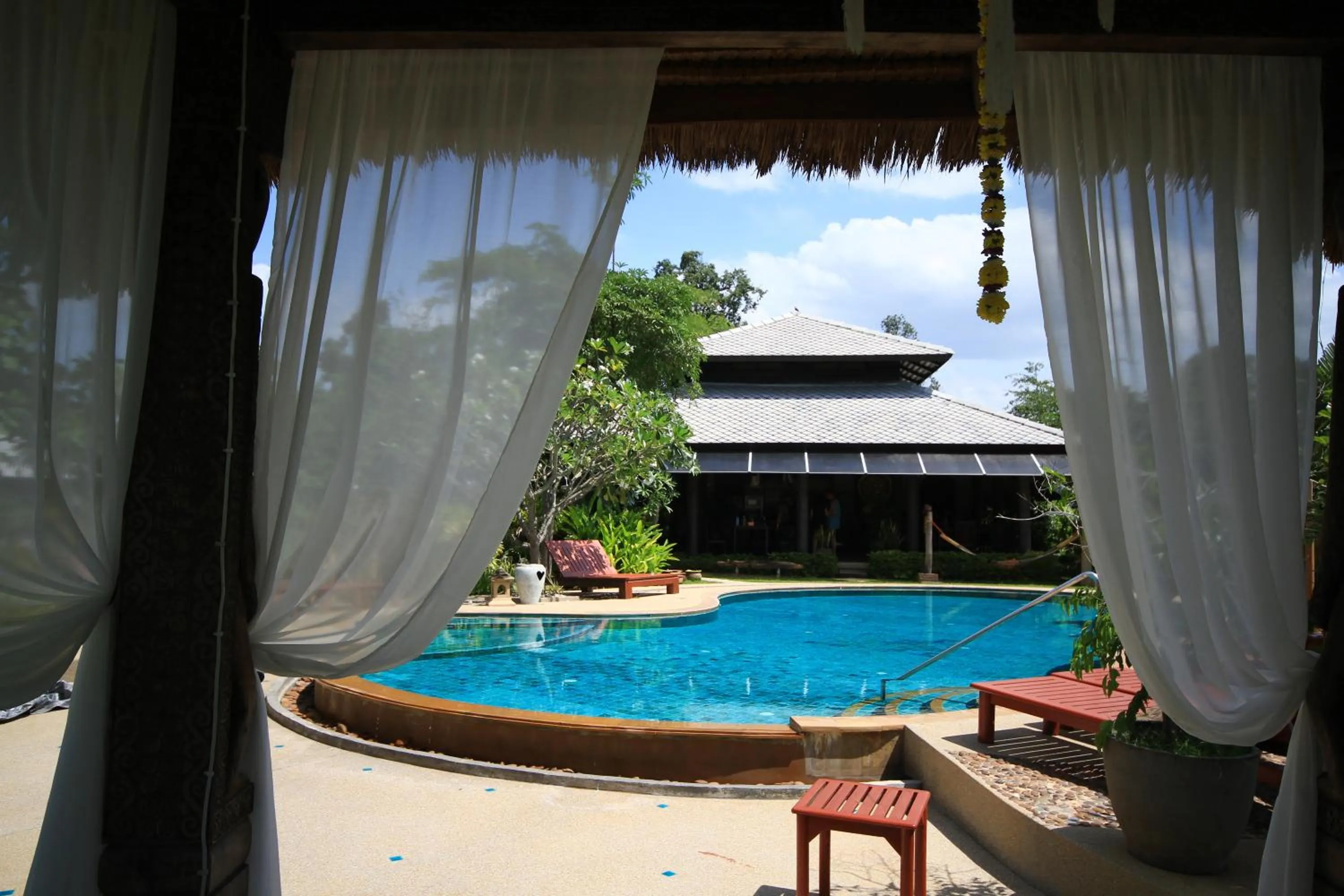 Swimming pool in Baan Chai Thung Resort
