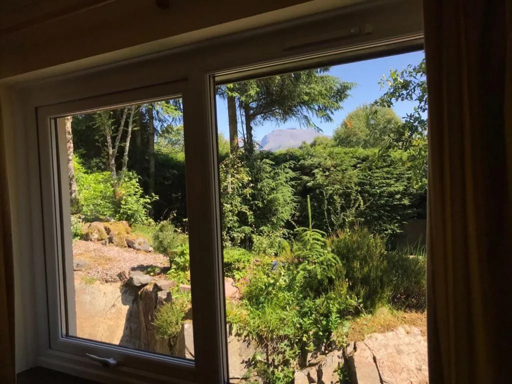 TOM BEAG - Ben Nevis view ROOMS
