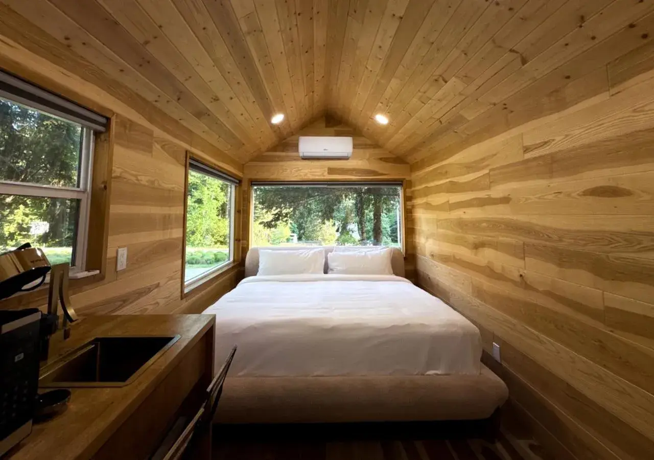 Bed in Paradise Village Bed in Paradise Village