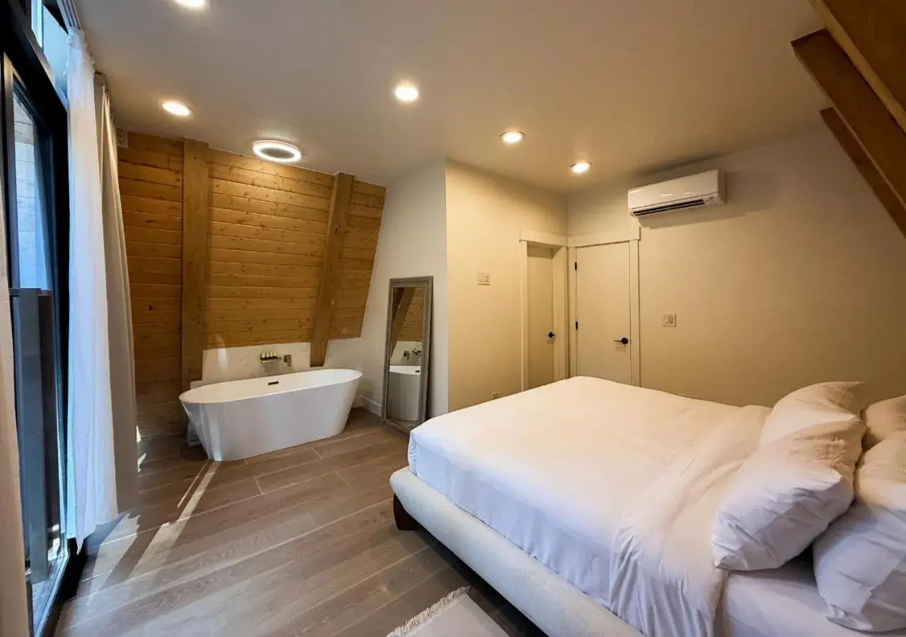 Bed in Paradise Village Bed in Paradise Village