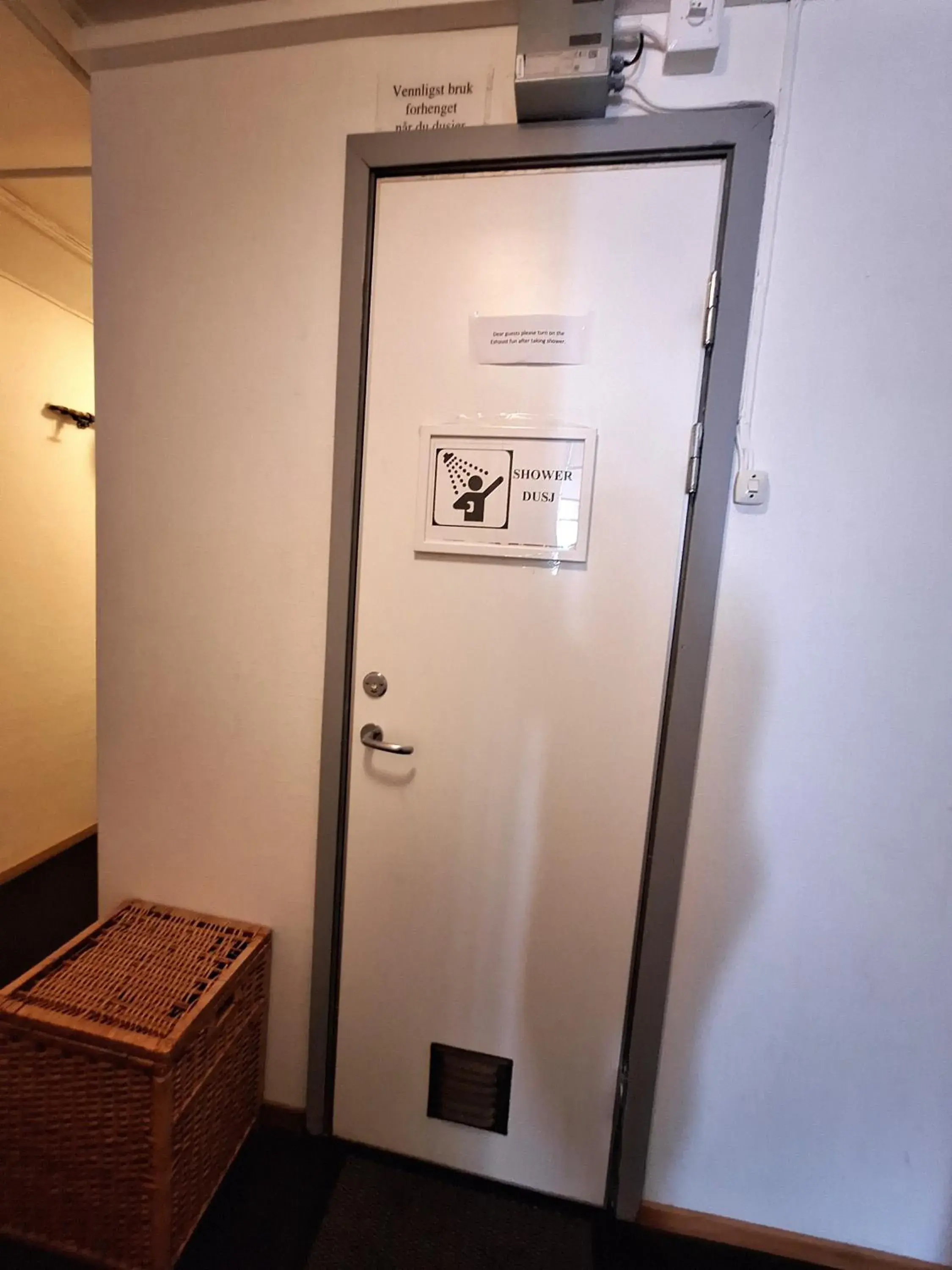 Budget Twin Room with Shared Bathroom in Stavanger Bed & Breakfast Budget Twin Room with Shared Bathroom in Stavanger Bed & Breakfast