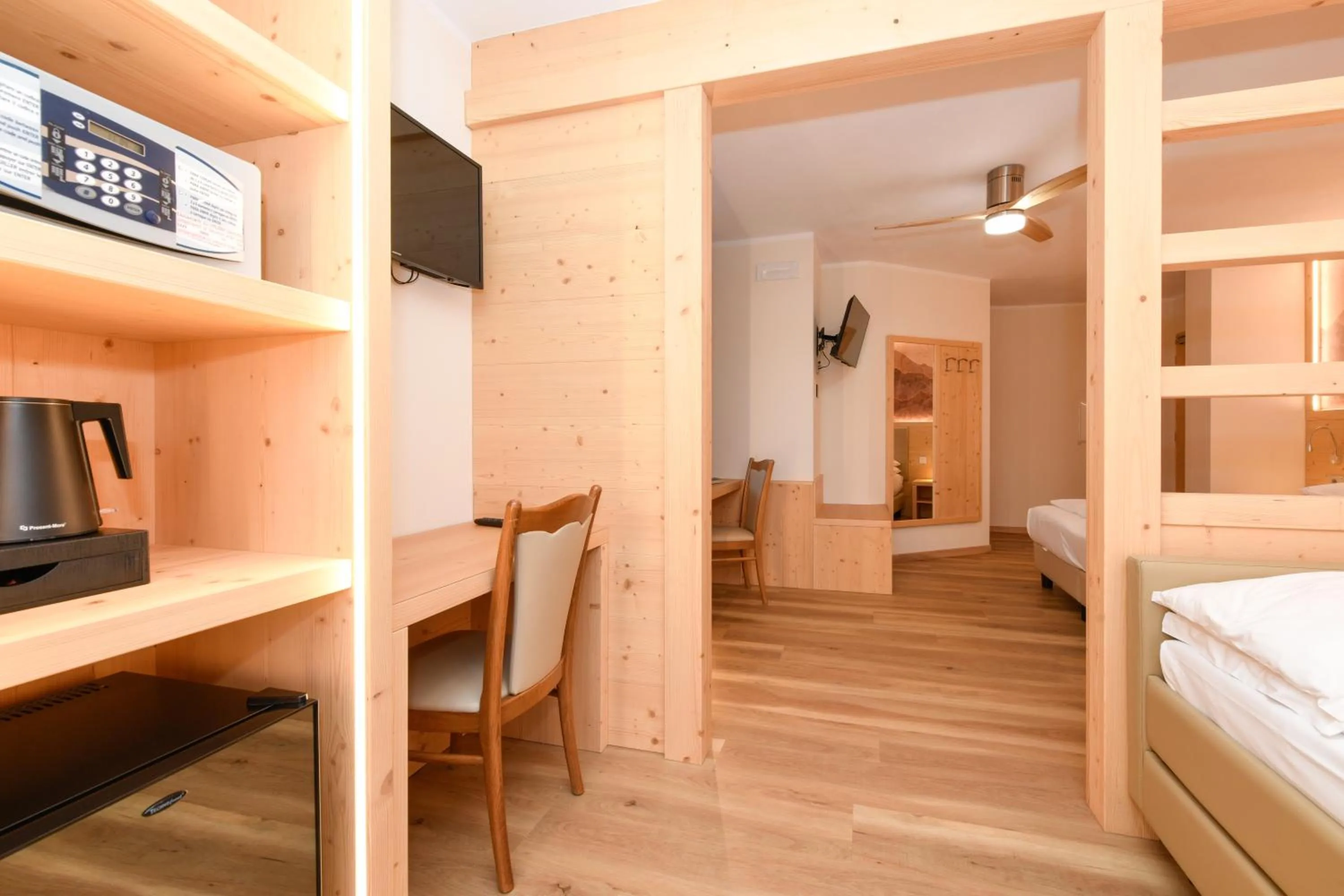 Bedroom, Bed in Hotel Denny