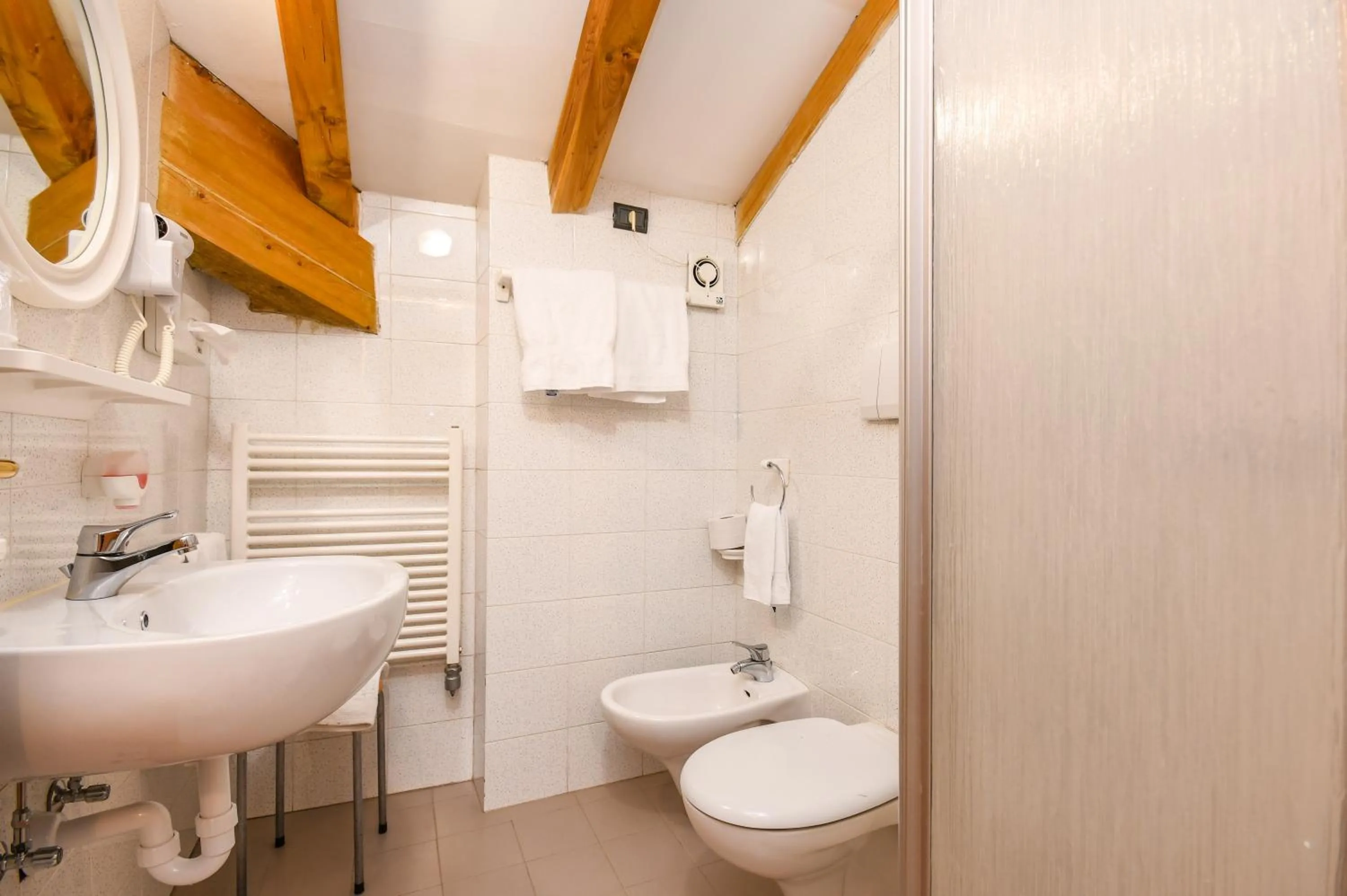 Bathroom in Hotel Denny