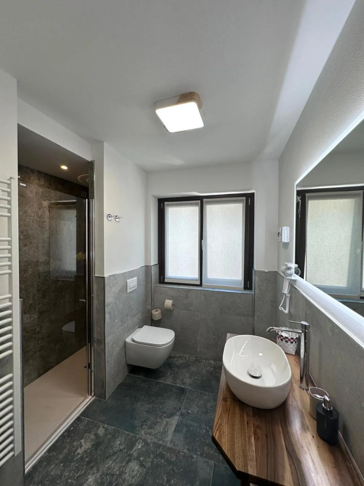 Bathroom in Hotel Denny