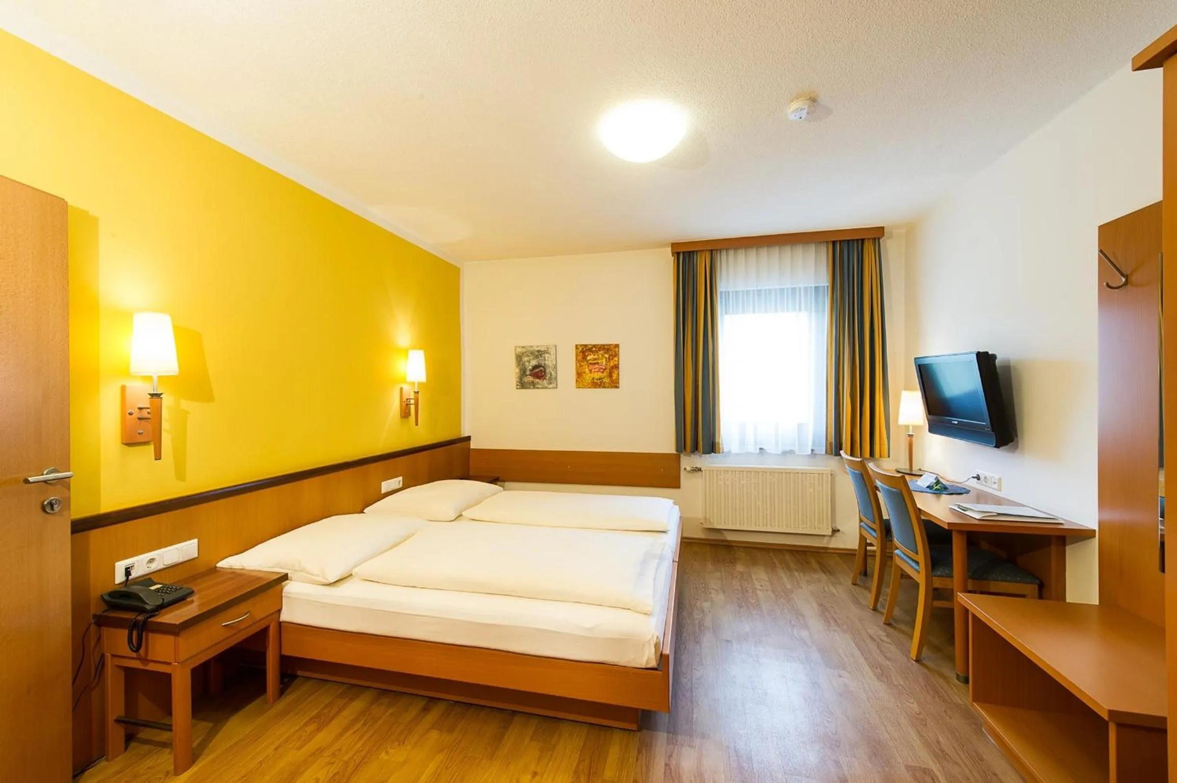 Bedroom, Bed in Gasthof Turmwirt