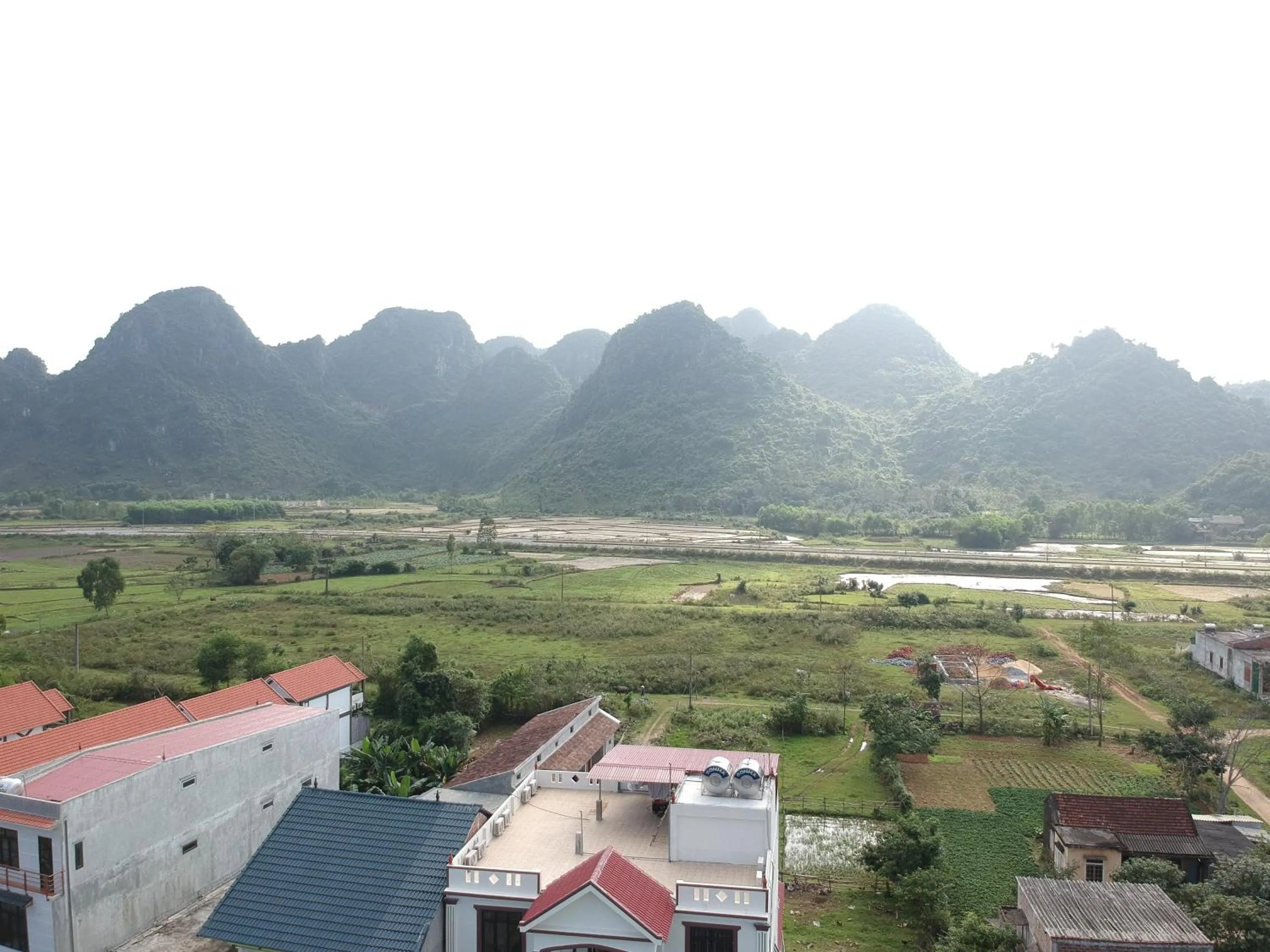 Mountain view in Son Doong Riverside