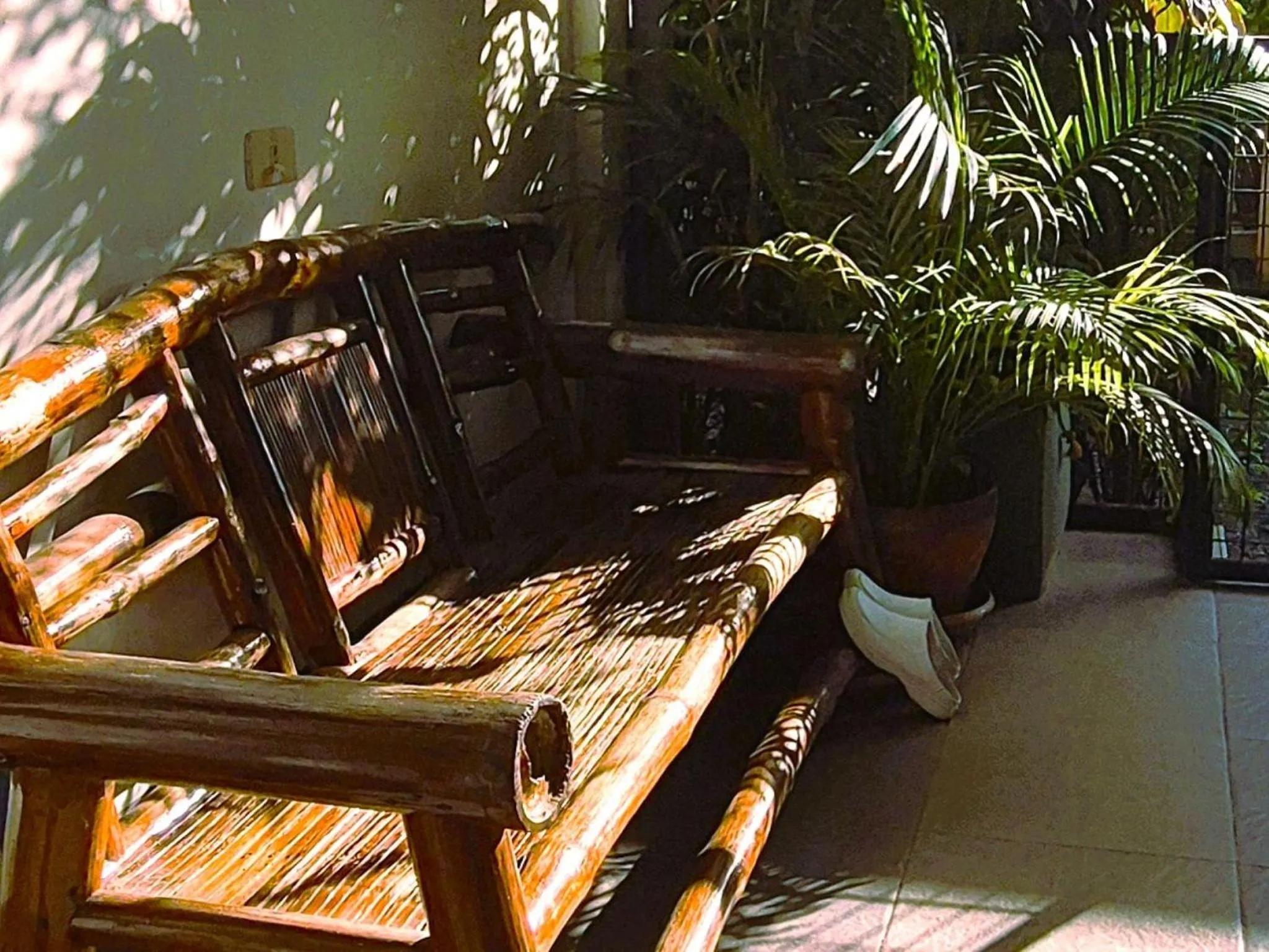 Seating area in Green Turtle Backpackers Guesthouse, Puerto Princesa