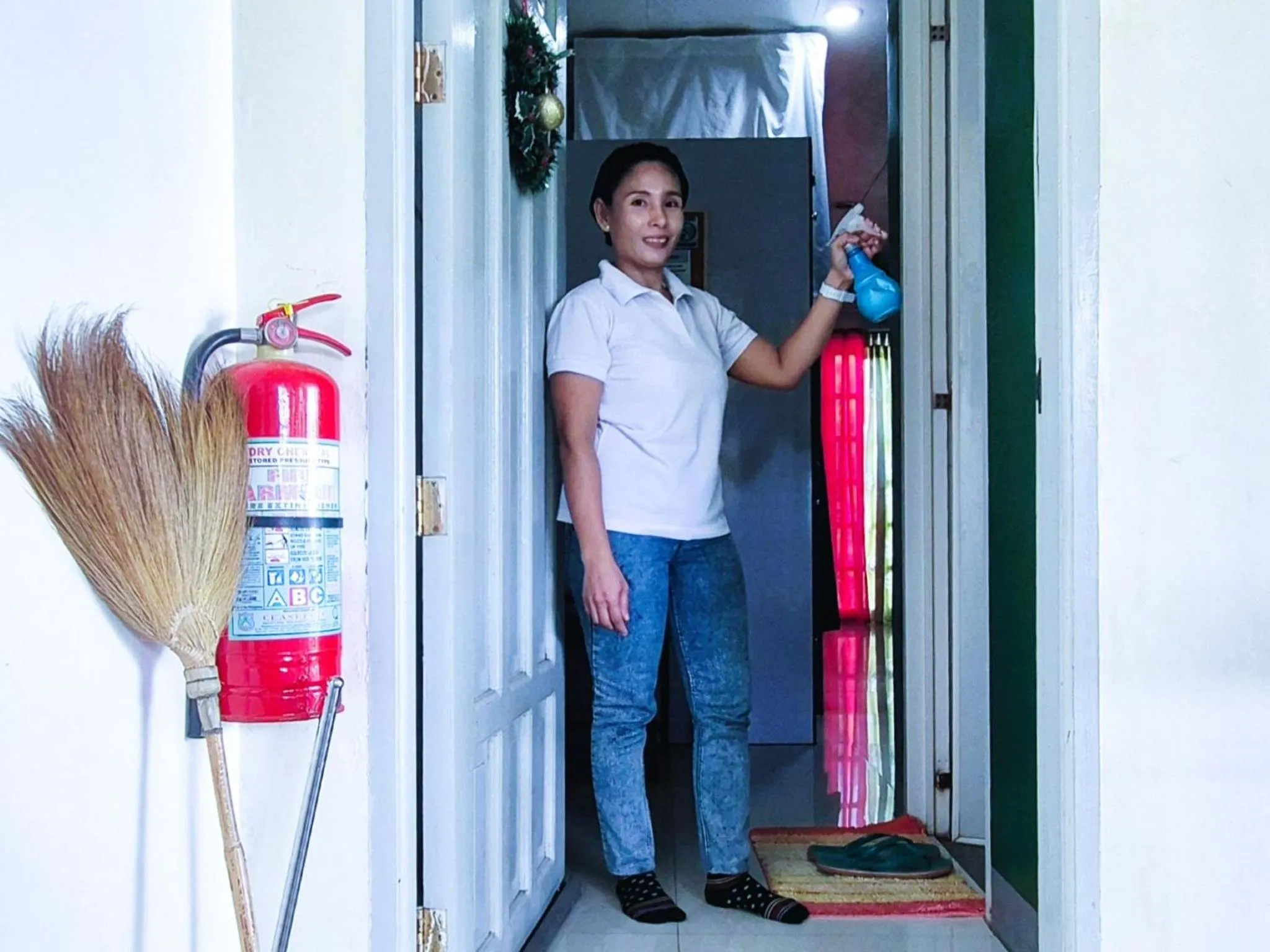 room service in Green Turtle Backpackers Guesthouse, Puerto Princesa