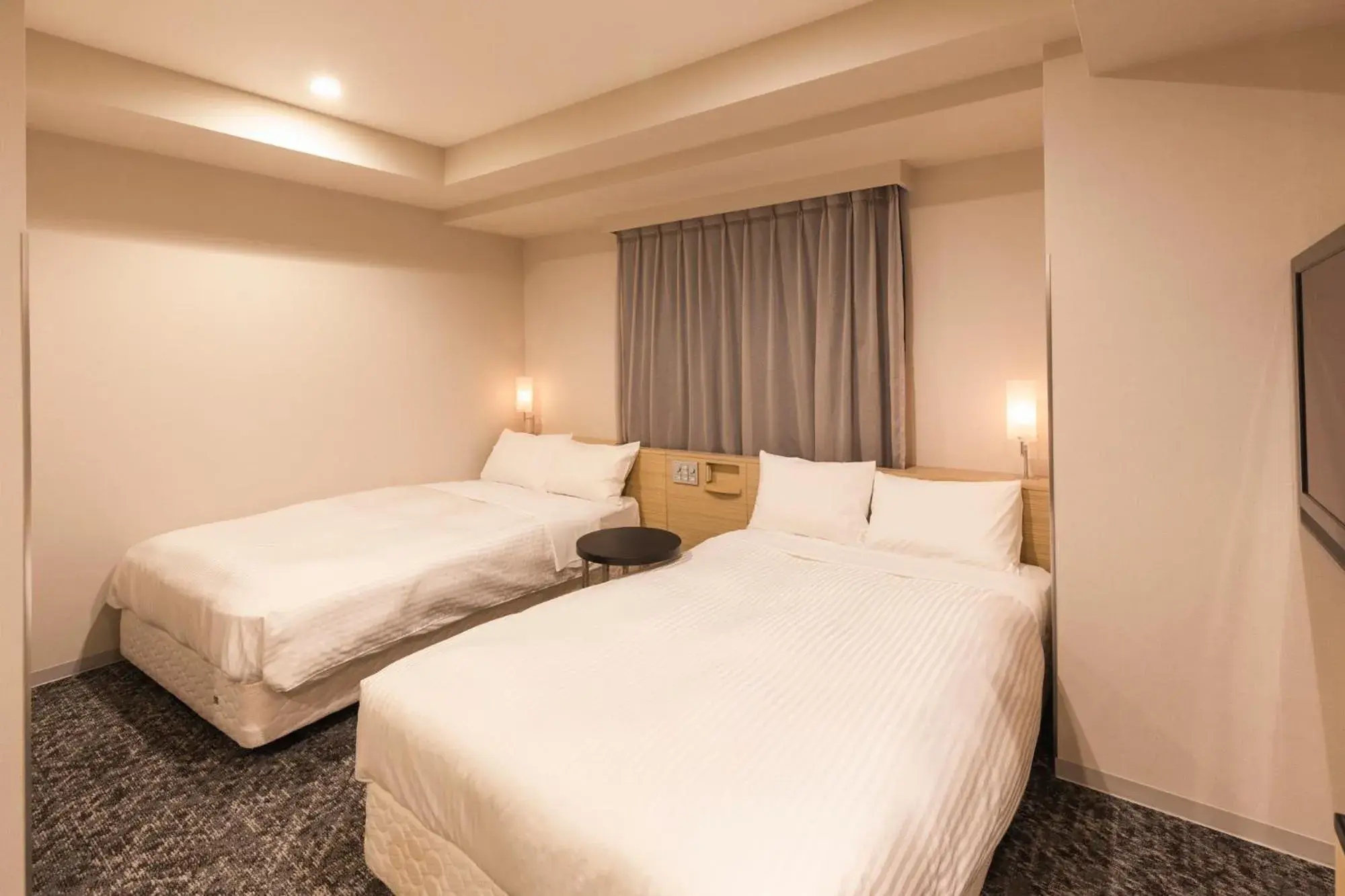 Premium Twin Room - single occupancy - Non-Smoking in Sotetsu Fresa Inn Tokyo-Kyobashi Premium Twin Room - single occupancy - Non-Smoking in Sotetsu Fresa Inn Tokyo-Kyobashi
