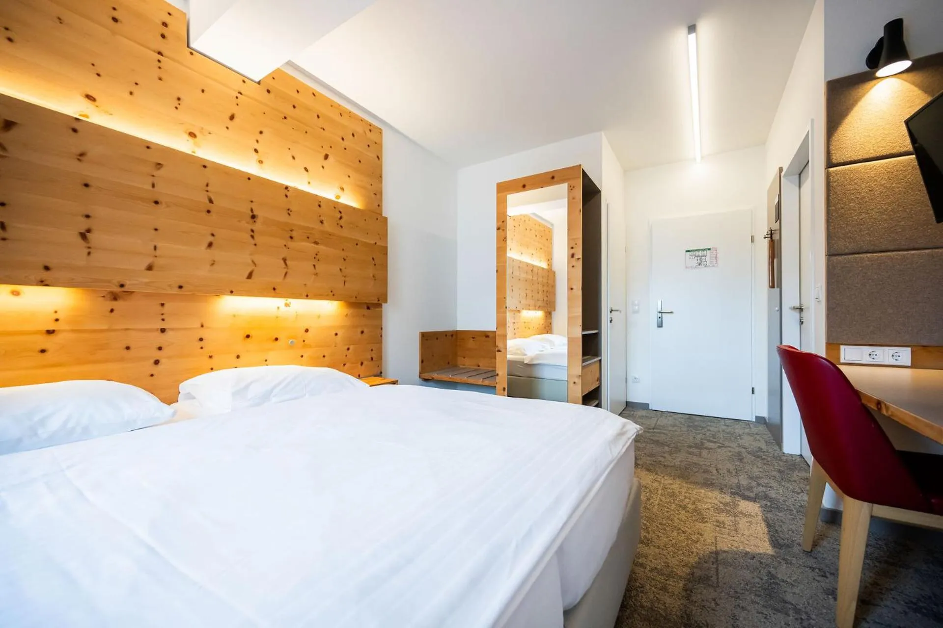 Bed in Motel Zeltweg - Self-Check-in