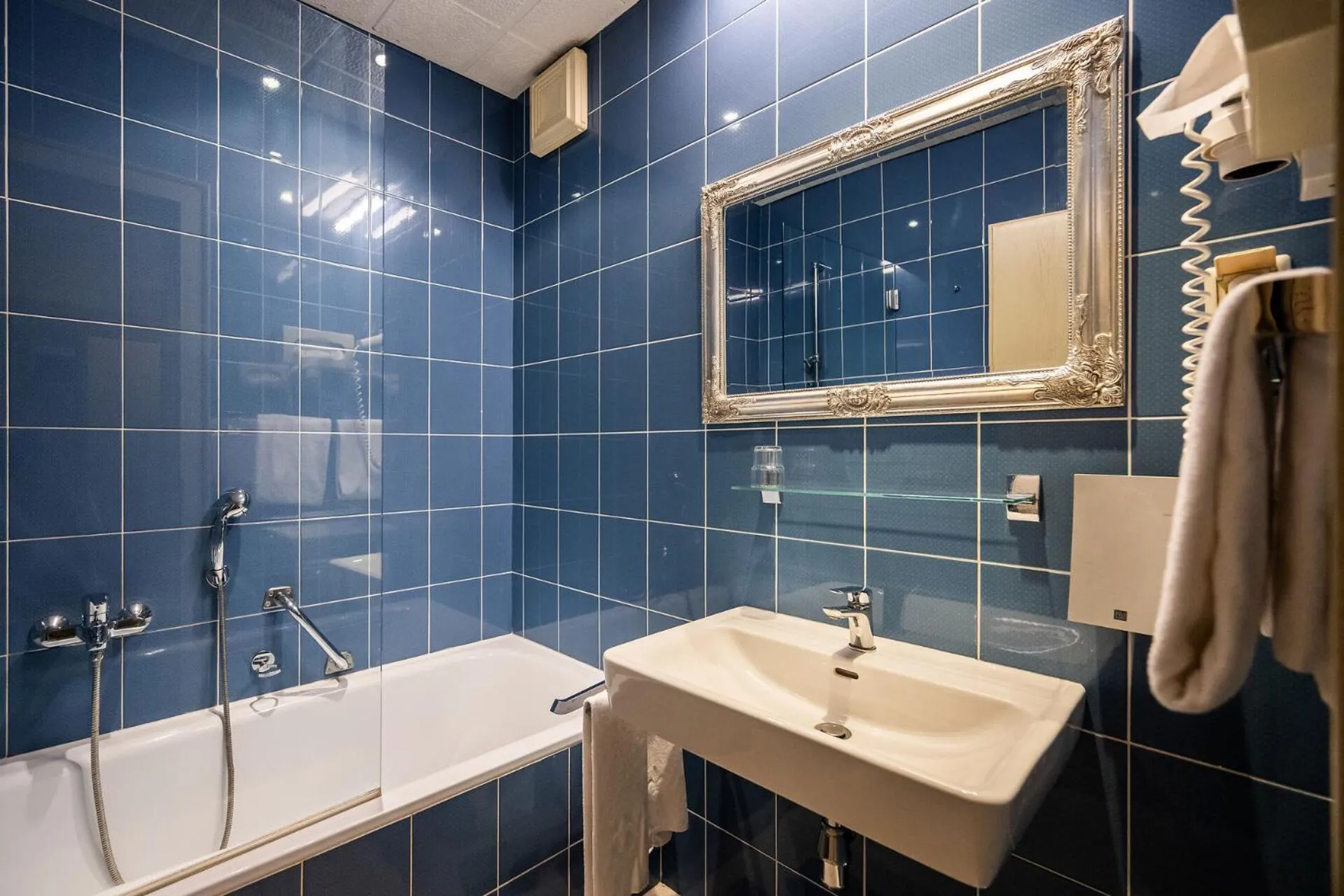 Shower in Motel Zeltweg - Self-Check-in