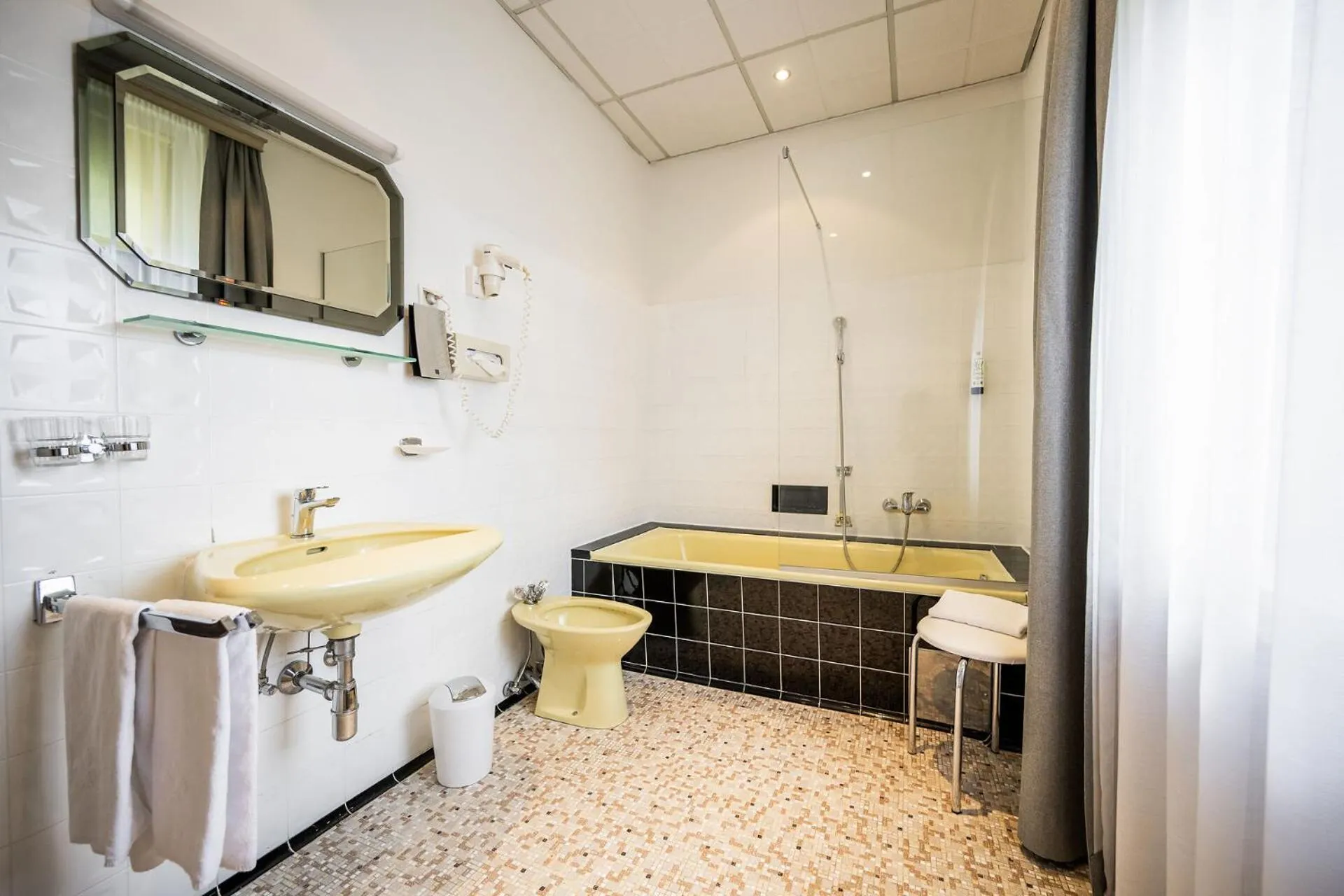 Shower in Motel Zeltweg - Self-Check-in