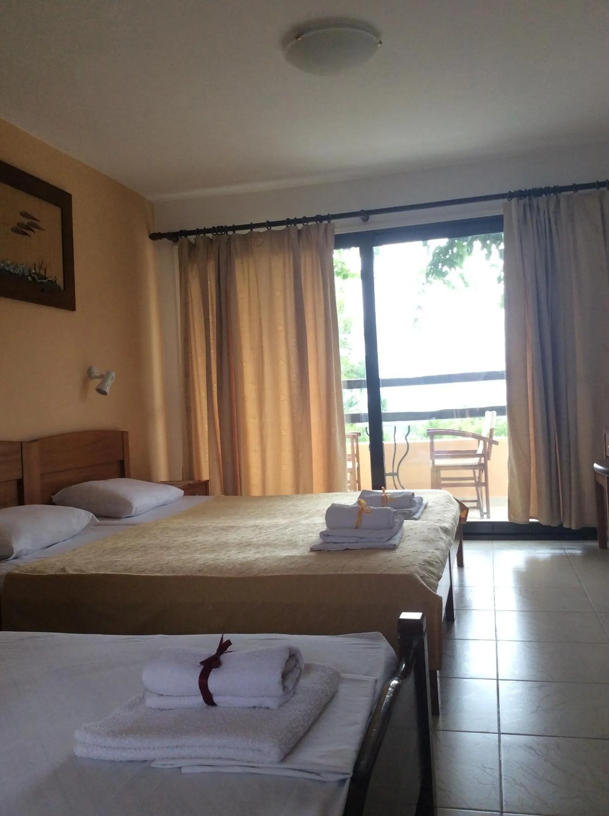 Photo of the whole room, Bed in Asteri Studios