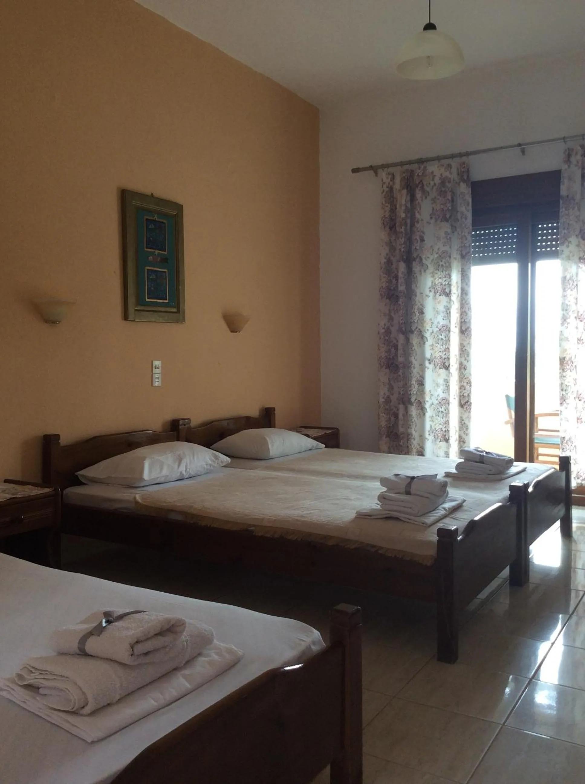 Photo of the whole room, Bed in Asteri Studios