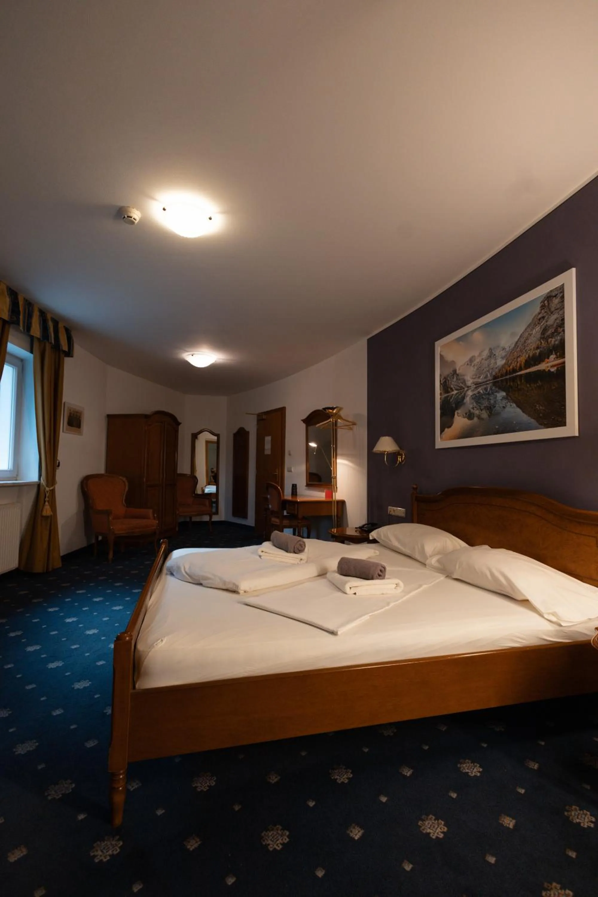 Bed in Hotel Marlingerhof