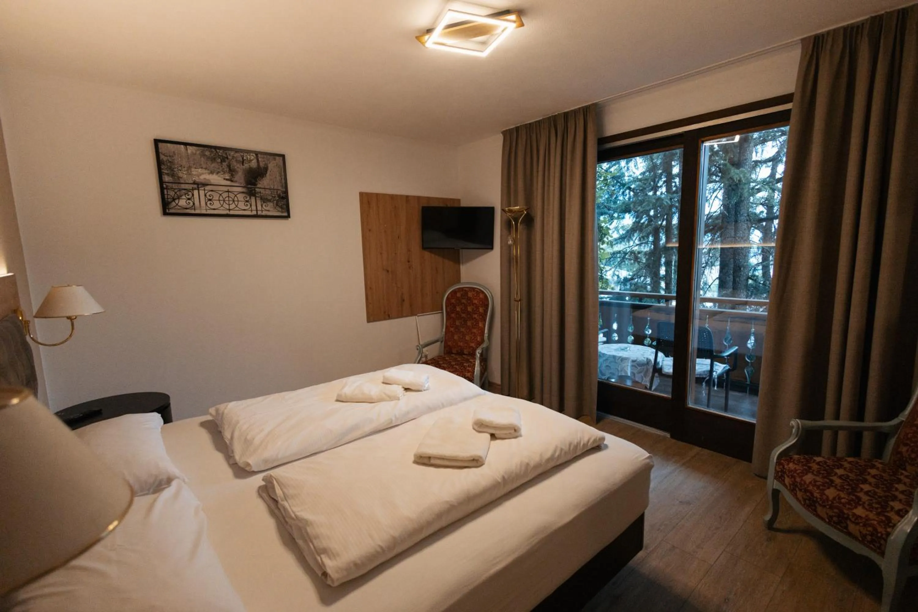 Bed in Hotel Marlingerhof