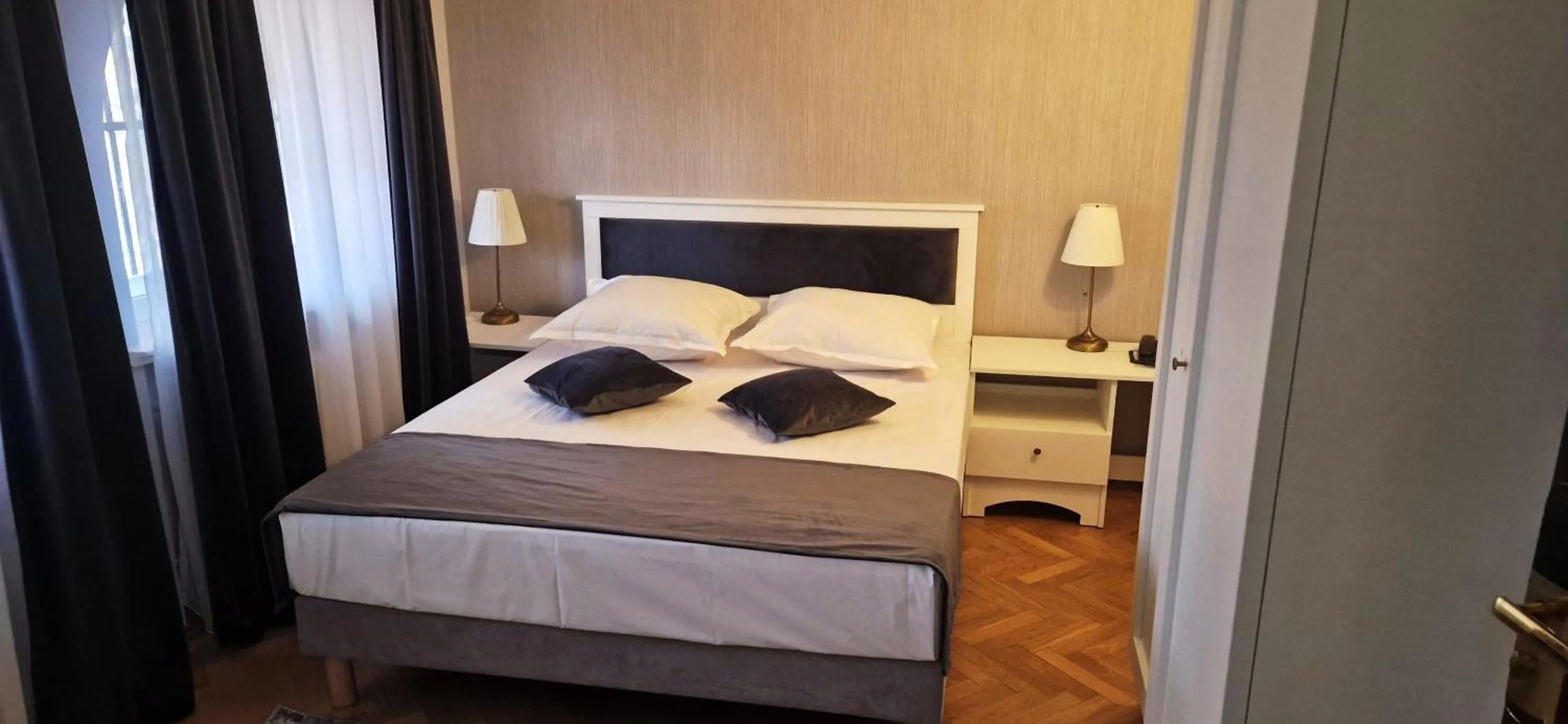 Bed in Hotel Triumf