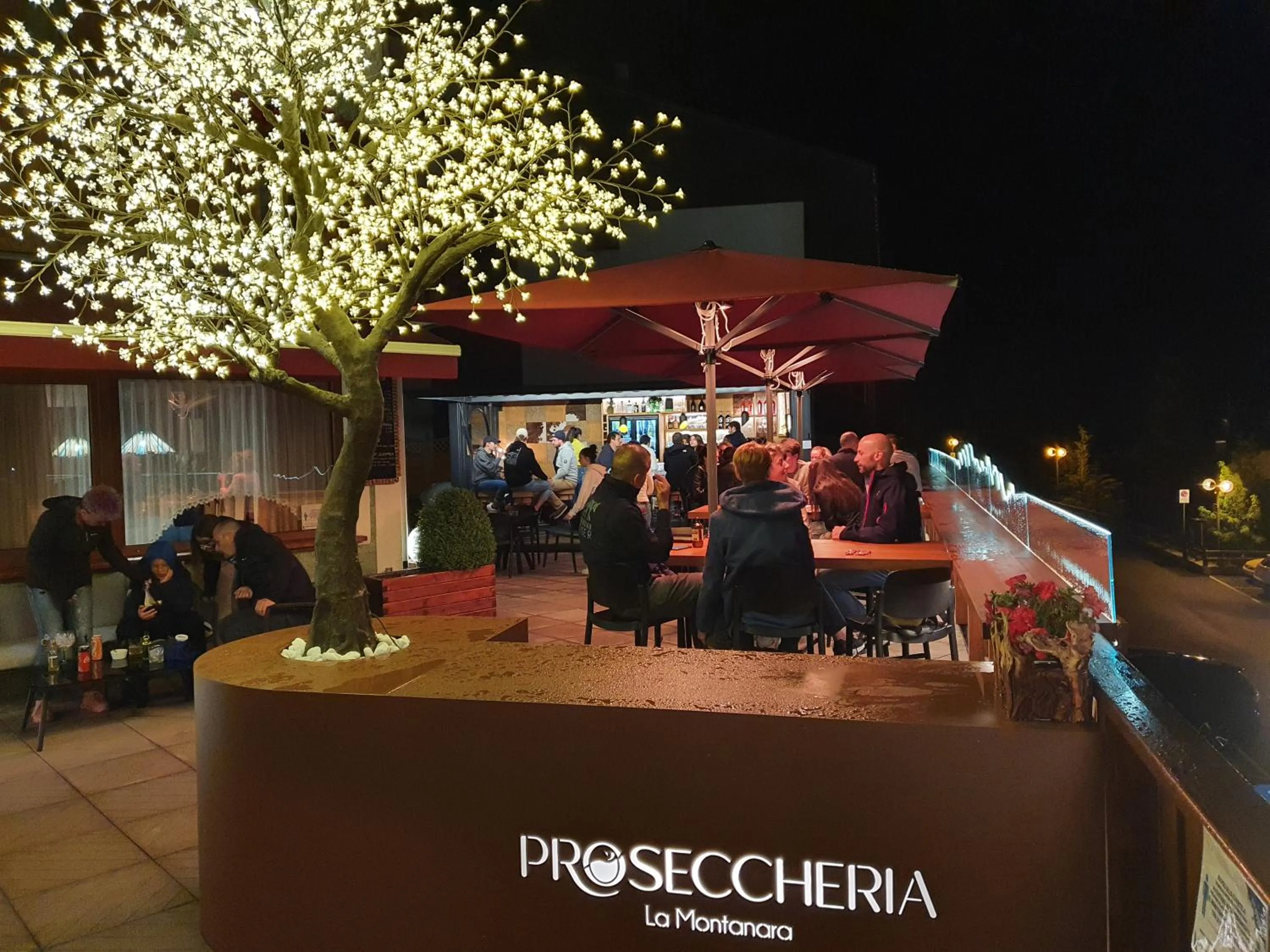 Restaurant/places to eat in B&B La Montanara