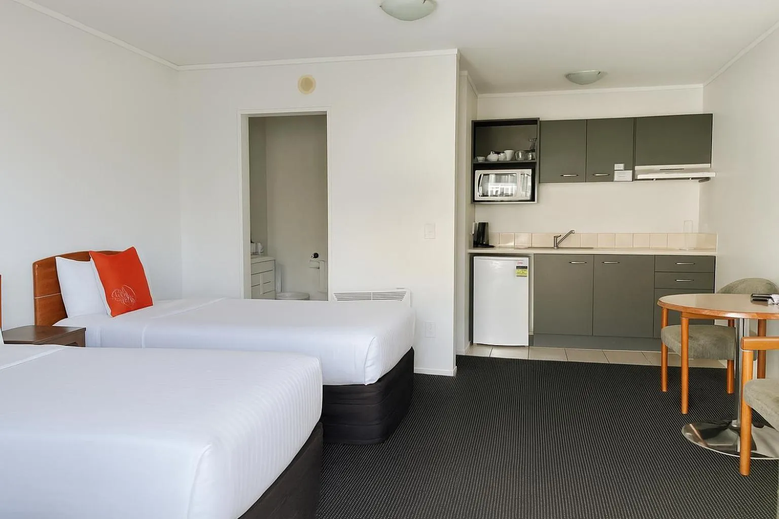 furniture, Bed in Ascot Motor Lodge