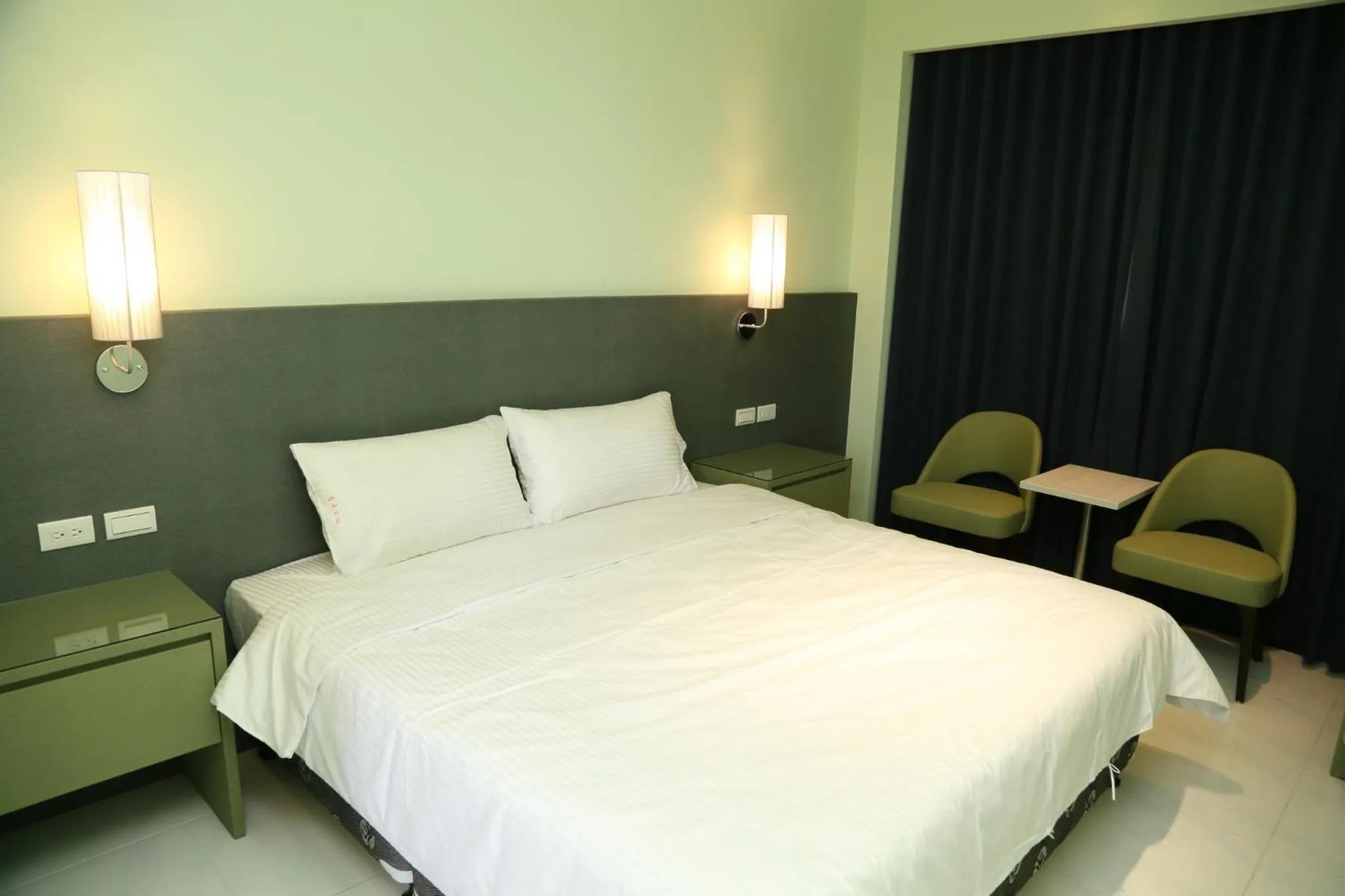 Bed in See Happiness