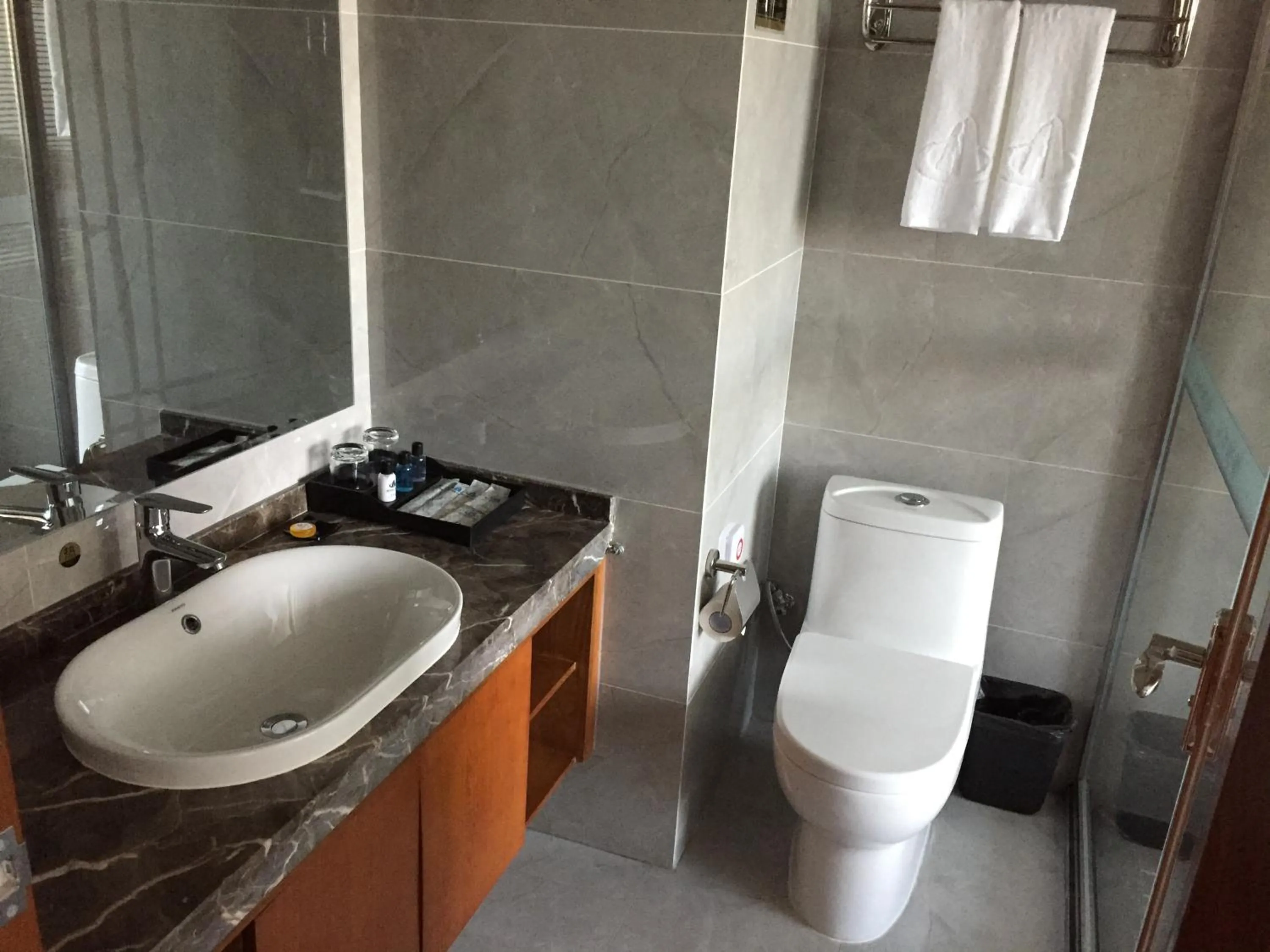 Toilet in Fu Hua International Hotel Dunhuang