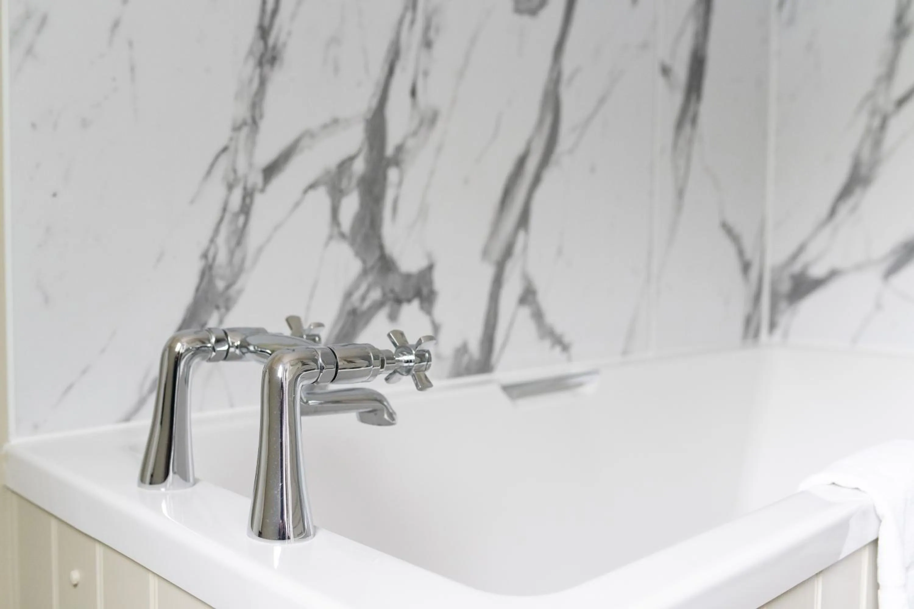 Bathroom in Loch Ness Clansman Hotel